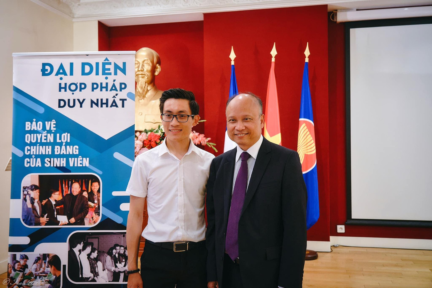 Bá Dương gặp gỡ, chia sẻ các hoạt động của UEVF với Đại sứ Việt Nam tại Pháp. Bá Dương gặp gỡ, chia sẻ các hoạt động của UEVF với Đại sứ Việt Nam tại Pháp.