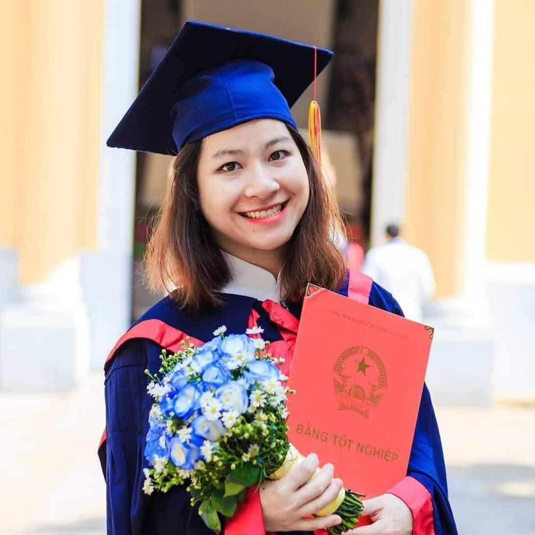 Bích Liên tốt nghiệp cử nhân Kế Toán tại ĐH Sài Gòn, năm 2016. (Ảnh: NVCC)