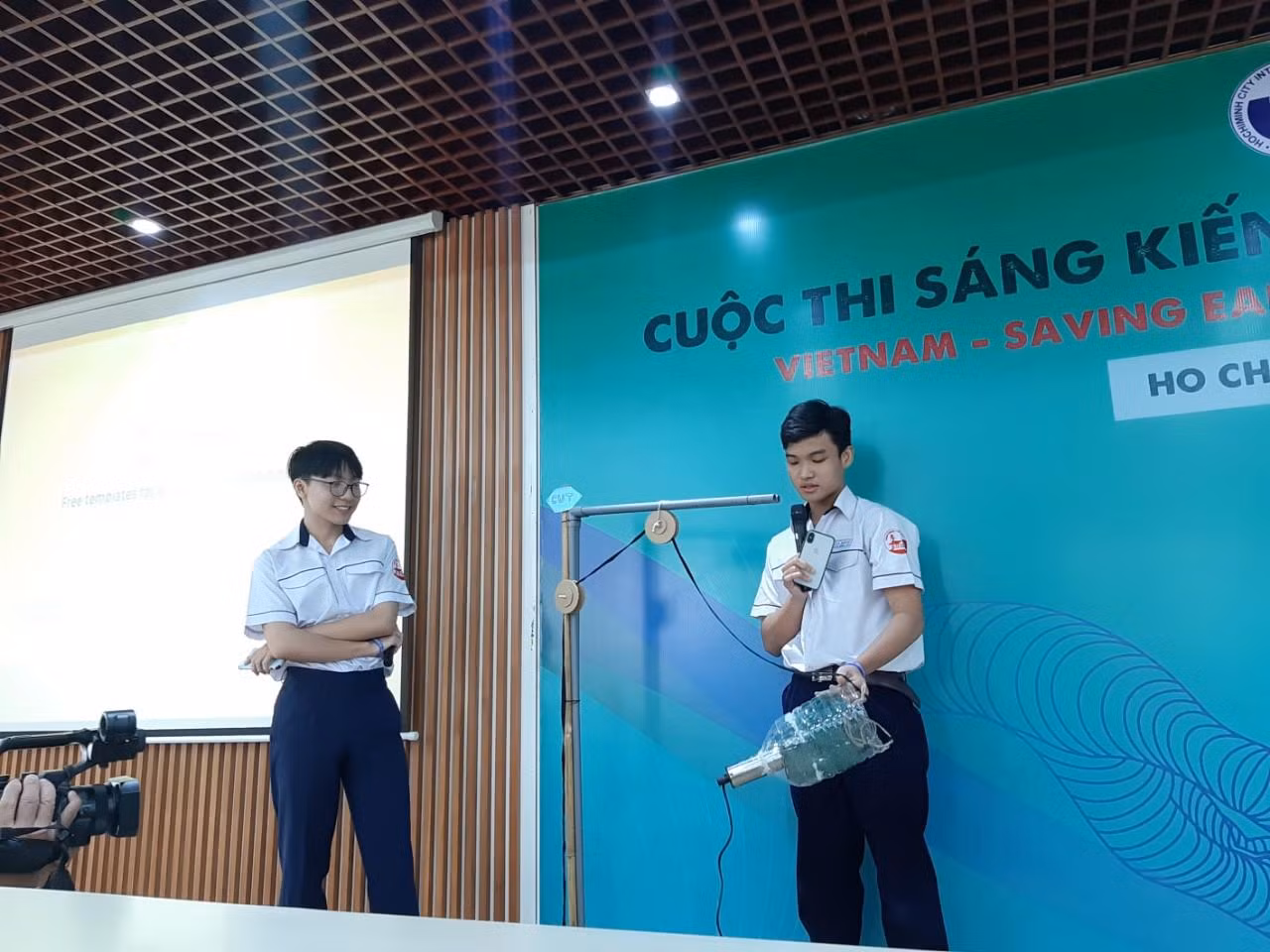 Cuộc thi thu hút nhiều bạn trẻ trên toàn quốc tham gia.