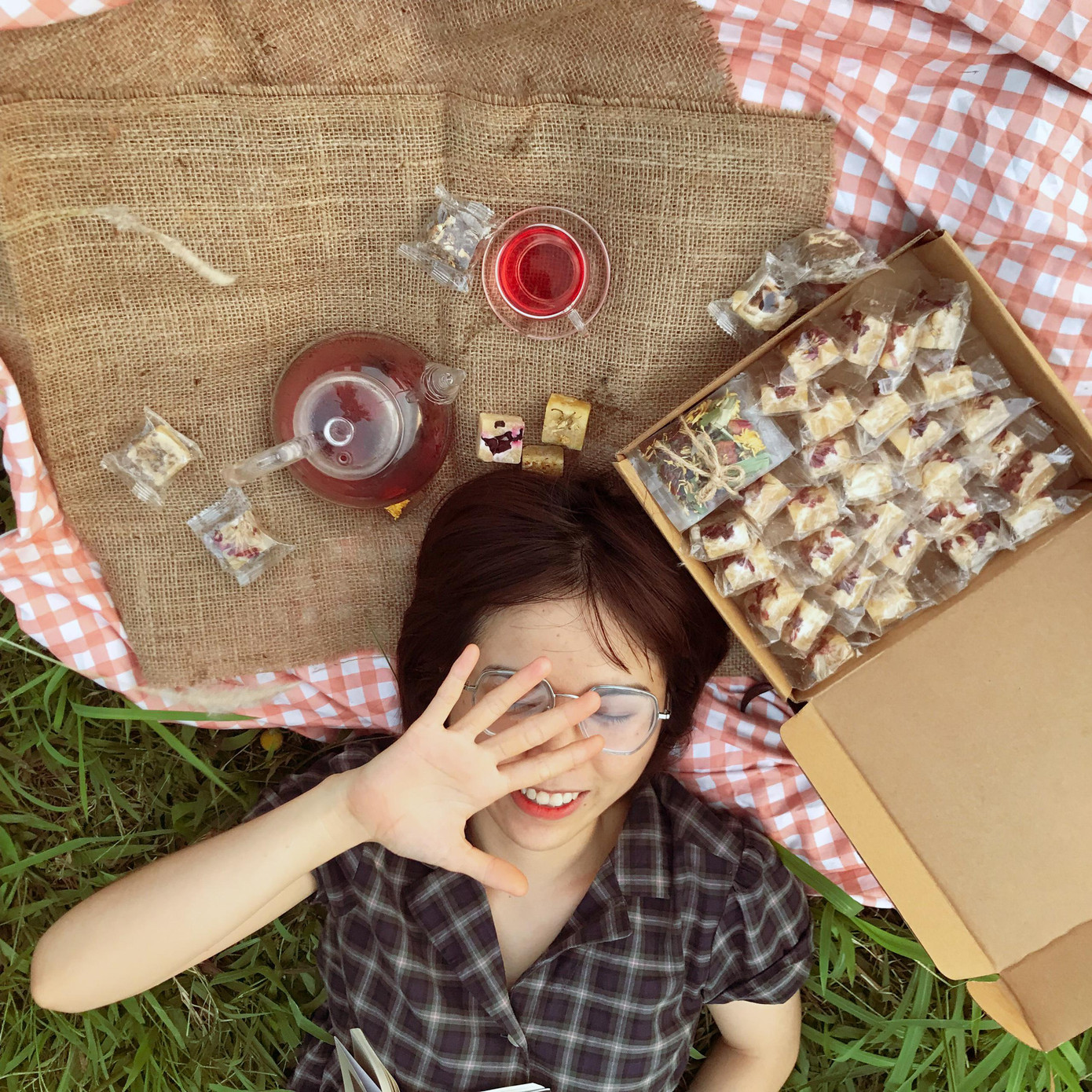 Phương thường tự set up từng buổi chụp của mình.