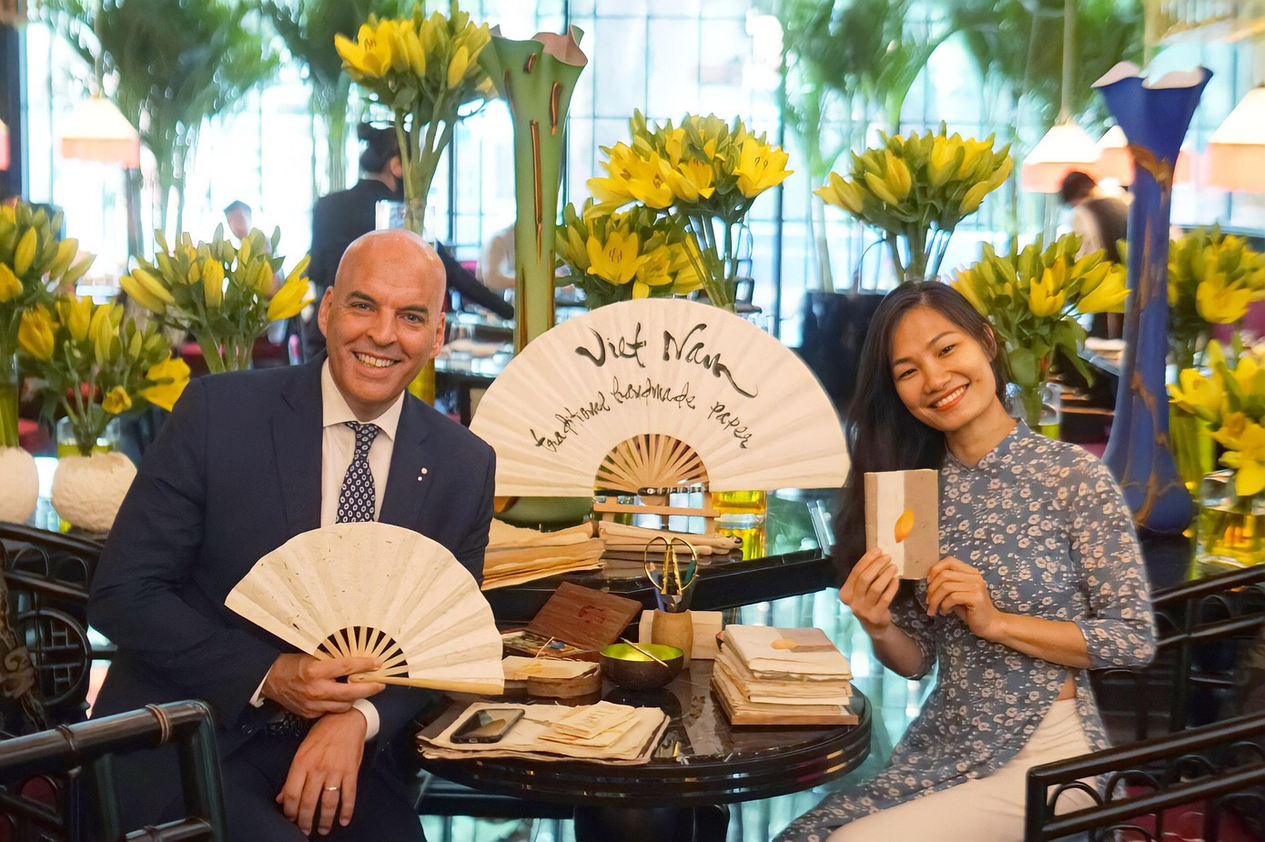 Hồng Kỳ hy vọng sẽ có thể tổ chức thêm nhiều hoạt động quảng bá về những sản phẩm từ làng nghề thủ công Việt Nam. Hồng Kỳ hy vọng sẽ có thể tổ chức thêm nhiều hoạt động quảng bá về những sản phẩm từ làng nghề thủ công Việt Nam.