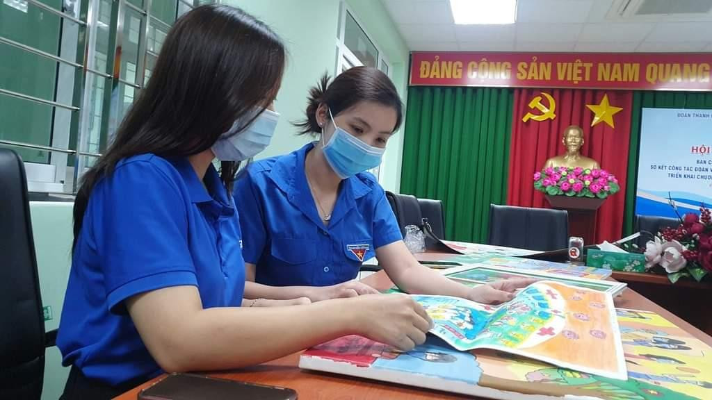 Cuộc thi vẽ tranh gây quỹ cũng thu hút được nhiều sinh viên tham gia.