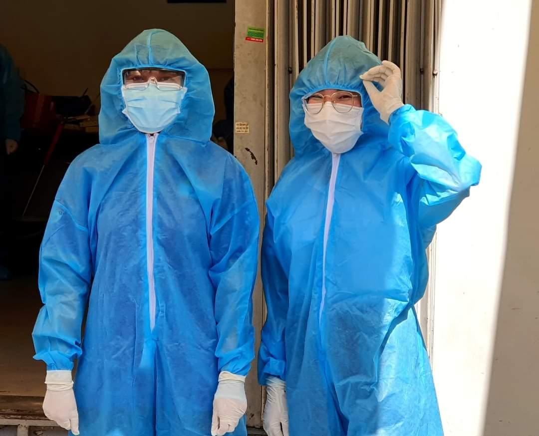 Tất cả sinh viên tình nguyện đã được trường ĐH Y Khoa Phạm Ngọc Thạch và HCDC tập huấn rất kỹ về chuyên môn, cách bảo vệ an toàn bản thân.