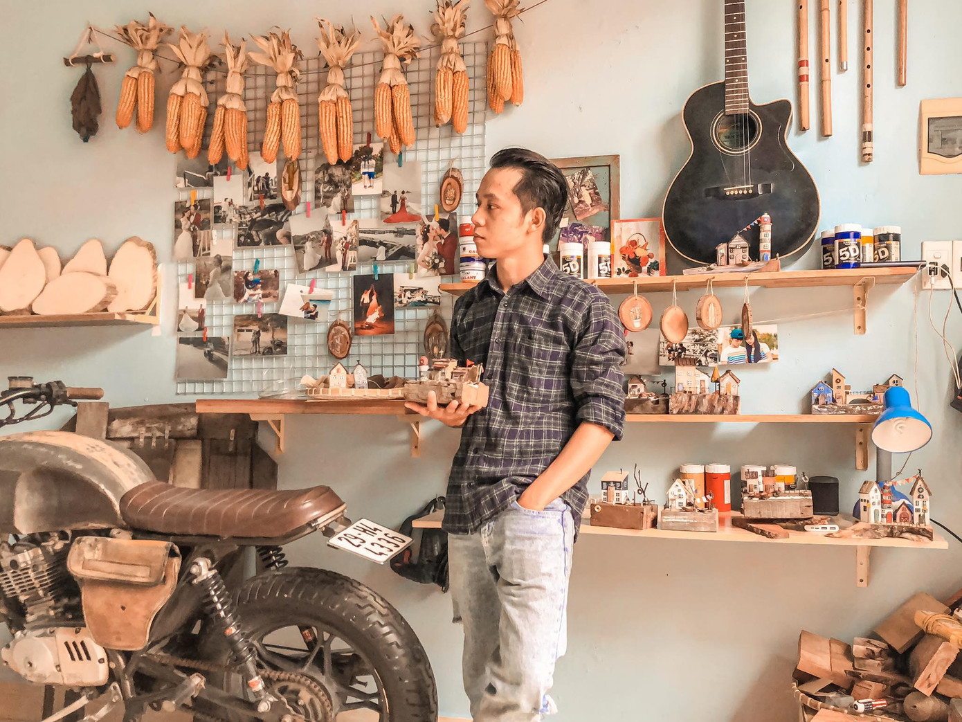 Những sản phẩm do tân tạo tác được trưng bày tại nhà. Những sản phẩm do tân tạo tác được trưng bày tại nhà.