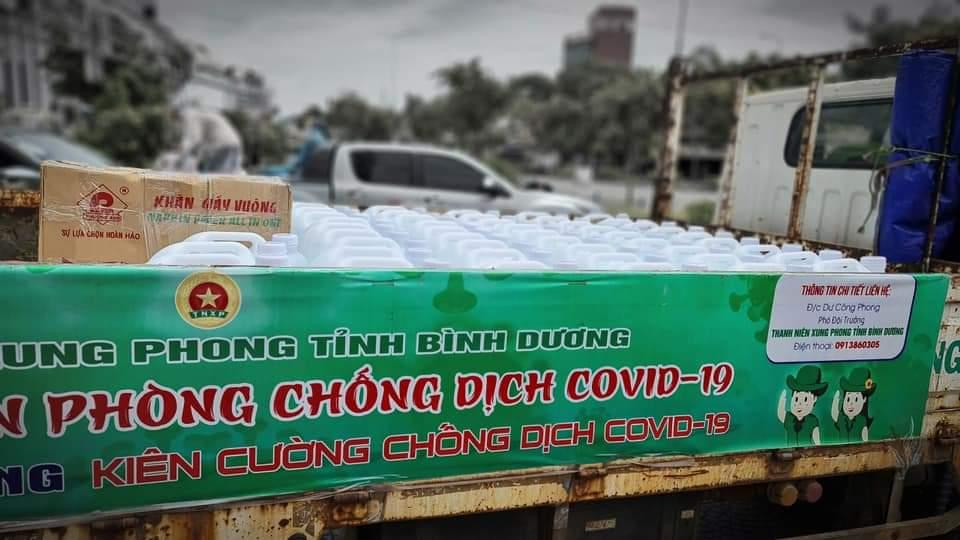 Dung dịch nước sát khuẩn được tặng cho các Tỉnh Đoàn để chống dịch. Dung dịch nước sát khuẩn được tặng cho các Tỉnh Đoàn để chống dịch.