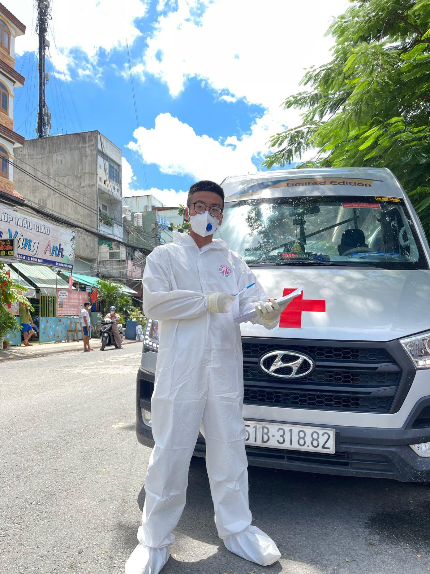 Lưu Hải Phong dự định sẽ tham gia chống dịch đến cuối tháng Mười. Lưu Hải Phong dự định sẽ tham gia chống dịch đến cuối tháng Mười.