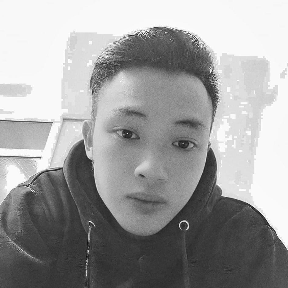 “Mình thấy những ngôi nhà khó khăn, lụp xụp lại mang một nét đẹp riêng. Và mình muốn tạo dựng lại mô hình những ngôi nhà đó”, Dương chia sẻ. “Mình thấy những ngôi nhà khó khăn, lụp xụp lại mang một nét đẹp riêng. Và mình muốn tạo dựng lại mô hình những ngôi nhà đó”, Dương chia sẻ.