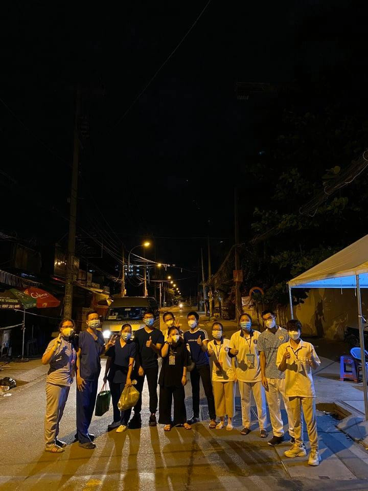 Các tình nguyện viên từ nhiều tỉnh phía Bắc (trong đó có Thu Thủy) “hợp sức” chống dịch cùng TP. HCM.