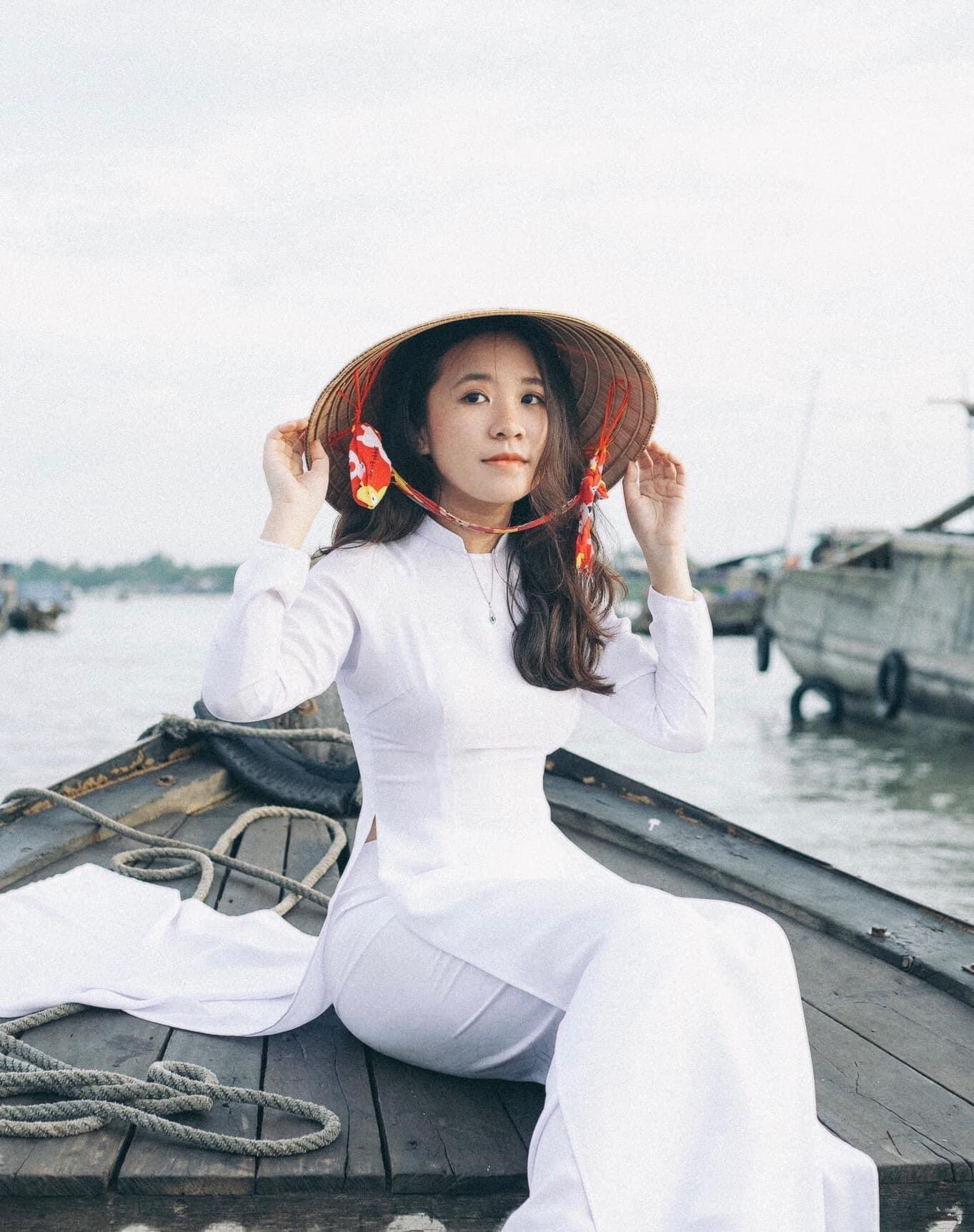 Hiện nay, An lập kênh TikTok để chia sẻ về đời sống của du học sinh, thời trang và lối sống. Hiện nay, An lập kênh TikTok để chia sẻ về đời sống của du học sinh, thời trang và lối sống.