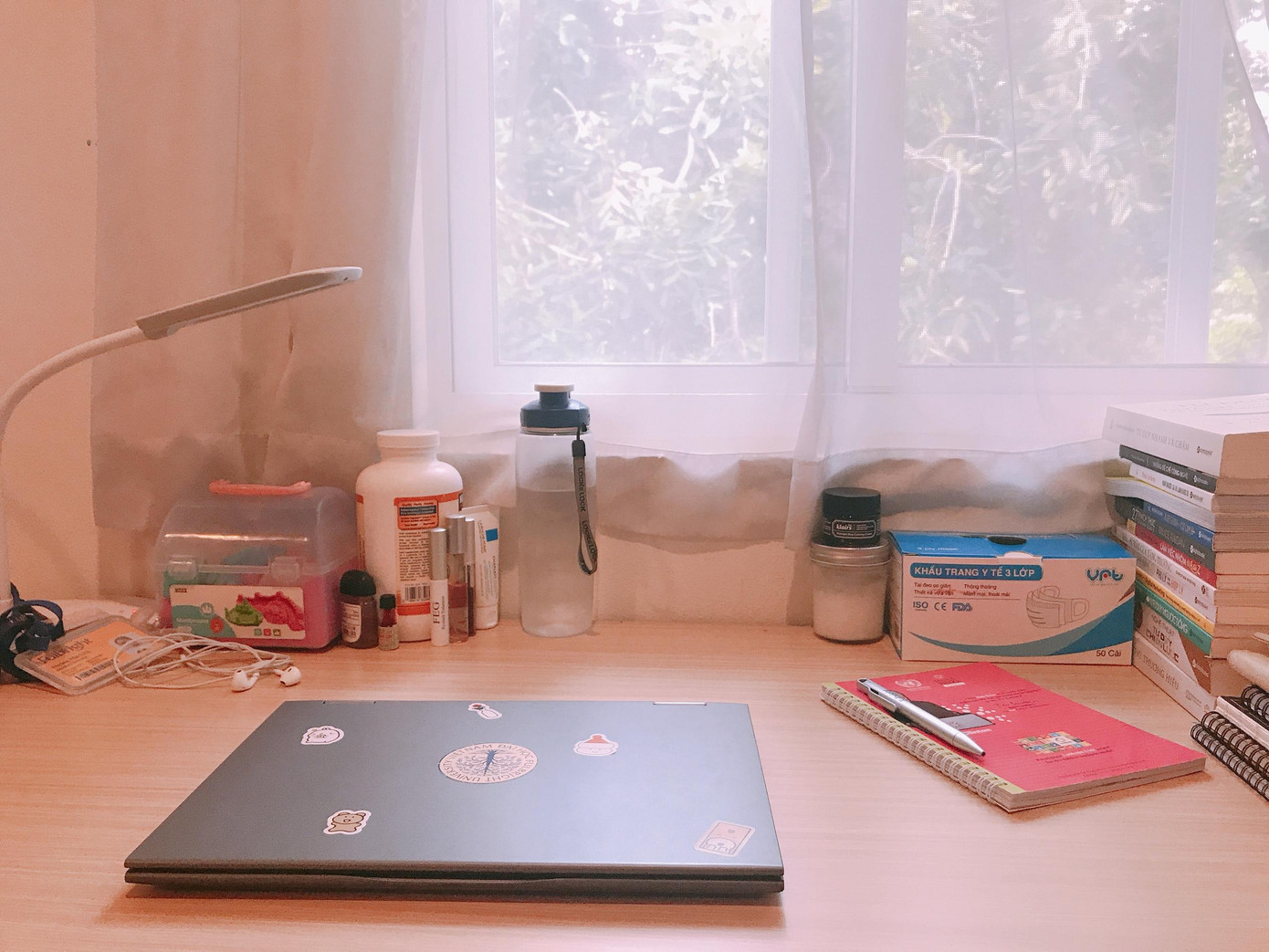 Sau 2 tháng nghỉ dịch, Mai Linh đã hoàn thành 7 khoá học online trên nền tảng Coursera. Sau 2 tháng nghỉ dịch, Mai Linh đã hoàn thành 7 khoá học online trên nền tảng Coursera.