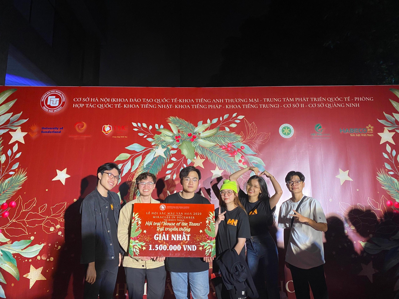 Gia Hào tham gia nhiều hoạt động của trường ĐH Ngoại thương, Cơ sở 2.