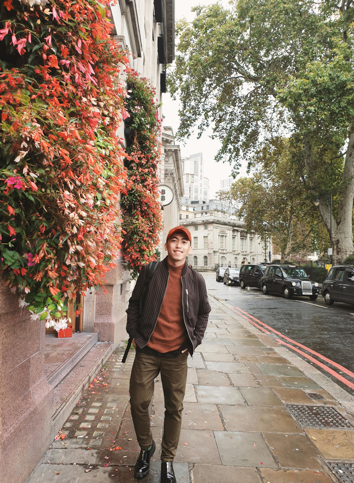 Nguyễn Tăng Quang - người phụ trách chính dự án. Đợt dịch năm 2020 anh cũng từng ra cuốn sách tranh ký họa về cuộc sống, sinh hoạt tại khu cách ly ở Sài Gòn.