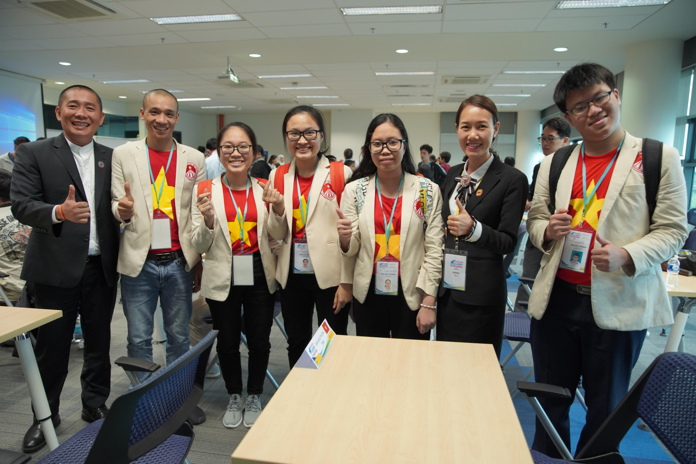 Huỳnh Lâm Tính (ngoài cùng, bên phải) tham dự cuộc thi "Siêu trí nhớ" Châu Á - Thái Bình Dương mở rộng năm 2019, tại Malaysia. Huỳnh Lâm Tính (ngoài cùng, bên phải) tham dự cuộc thi "Siêu trí nhớ" Châu Á - Thái Bình Dương mở rộng năm 2019, tại Malaysia.