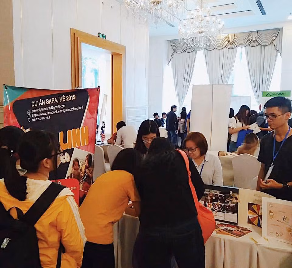 "The Phiêu Linh Project" tổ chức workshop định hướng nghề nghiệp cho các bạn trẻ để gây quỹ.