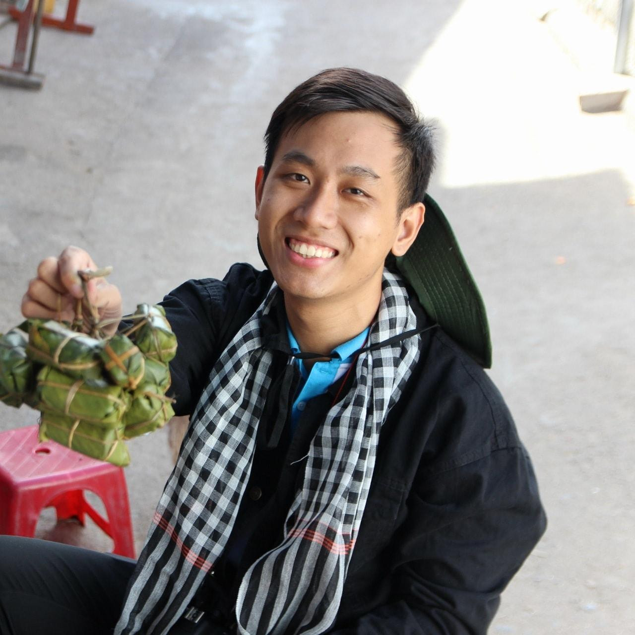 Bảo Minh luôn thể hiện tinh thần lạc quan và lan tỏa năng lượng tích cực. Bảo Minh luôn thể hiện tinh thần lạc quan và lan tỏa năng lượng tích cực.