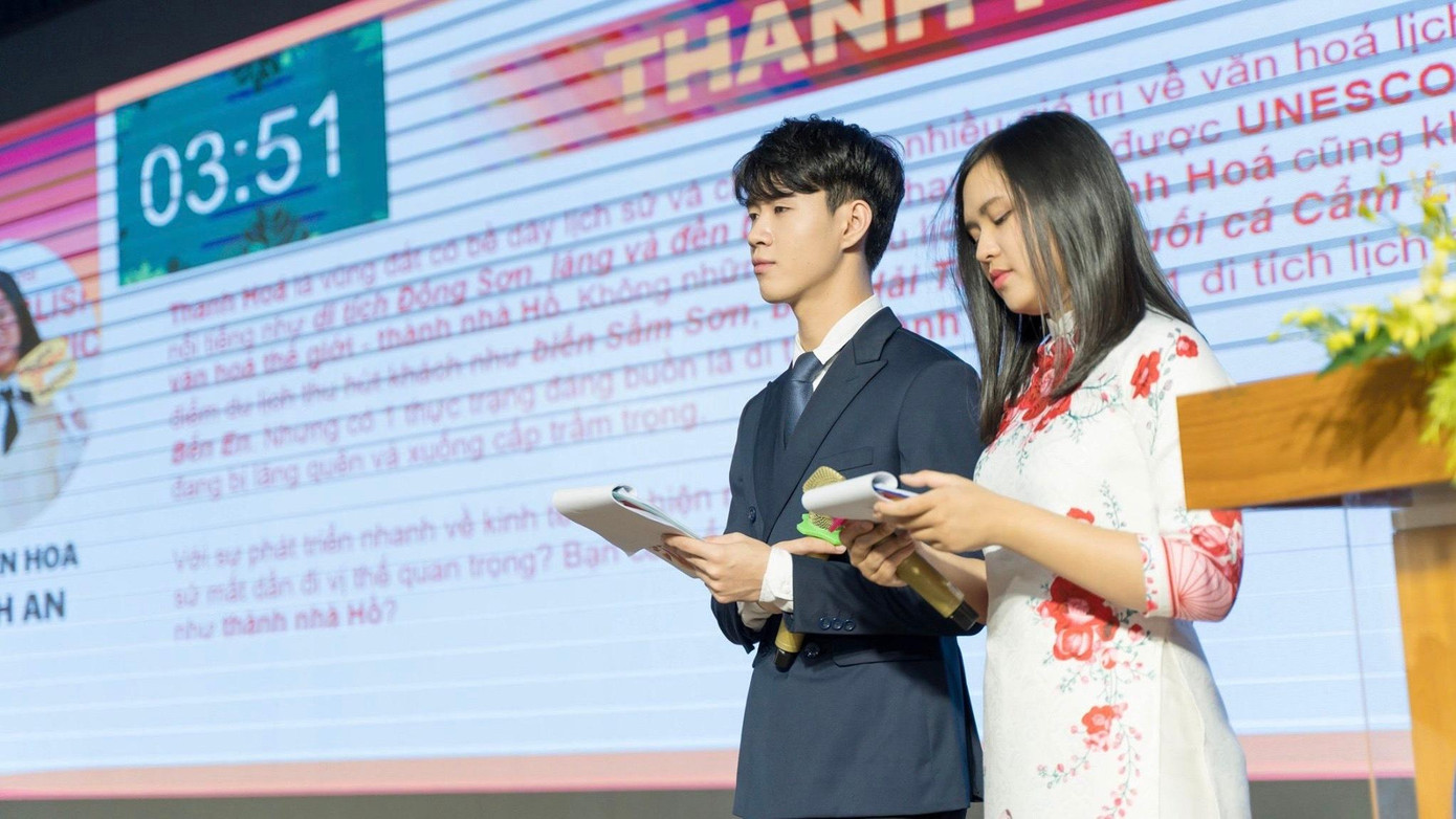 Yêu thích công việc MC nên cậu bạn đã tham gia các khóa học MC và dẫn nhiều chương trình để có thêm nhiều trải nghiệm. Yêu thích công việc MC nên cậu bạn đã tham gia các khóa học MC và dẫn nhiều chương trình để có thêm nhiều trải nghiệm.