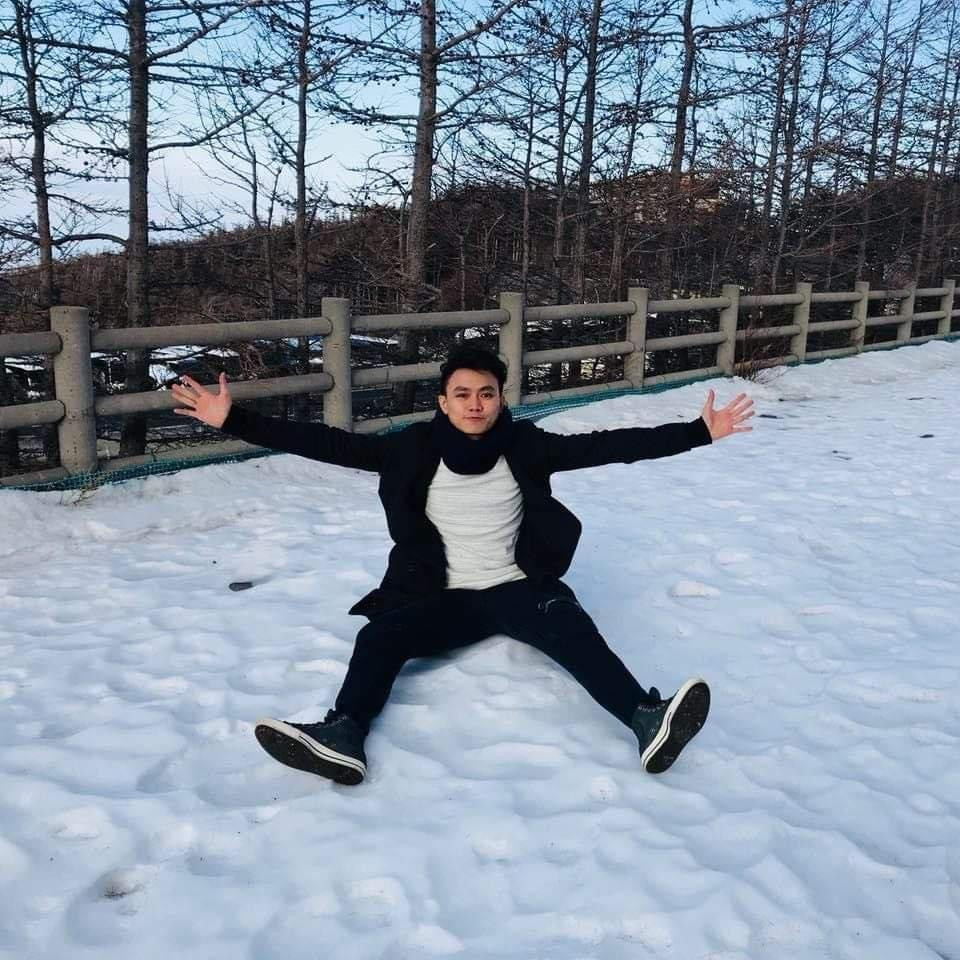 Bữu Hòa tự nhận xét bản thân là người hướng ngoại, mê trải nghiệm. (Ảnh: NVCC)