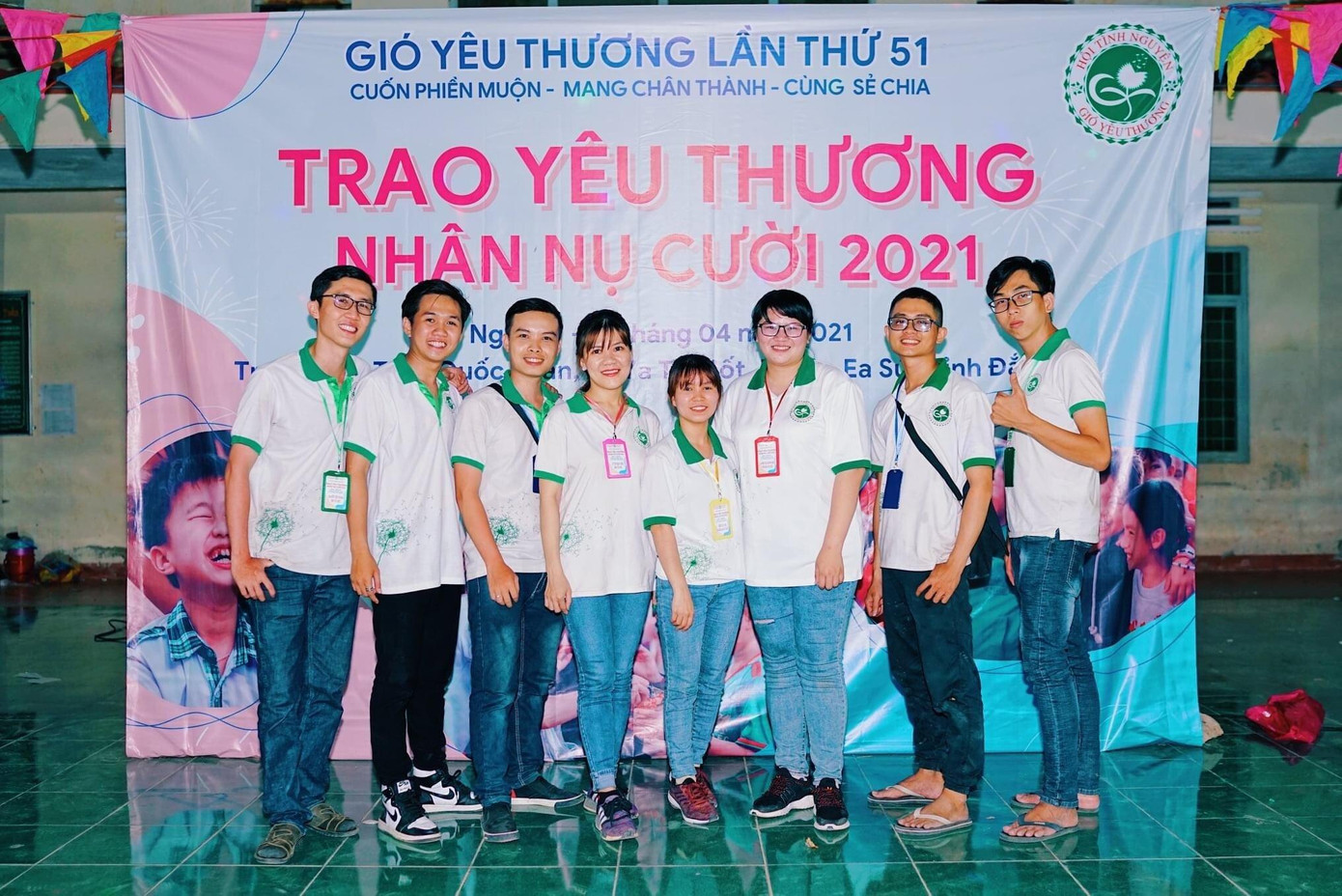 Ban điều hành của Hội Tình nguyện &quot;Gió yêu thương&quot;.