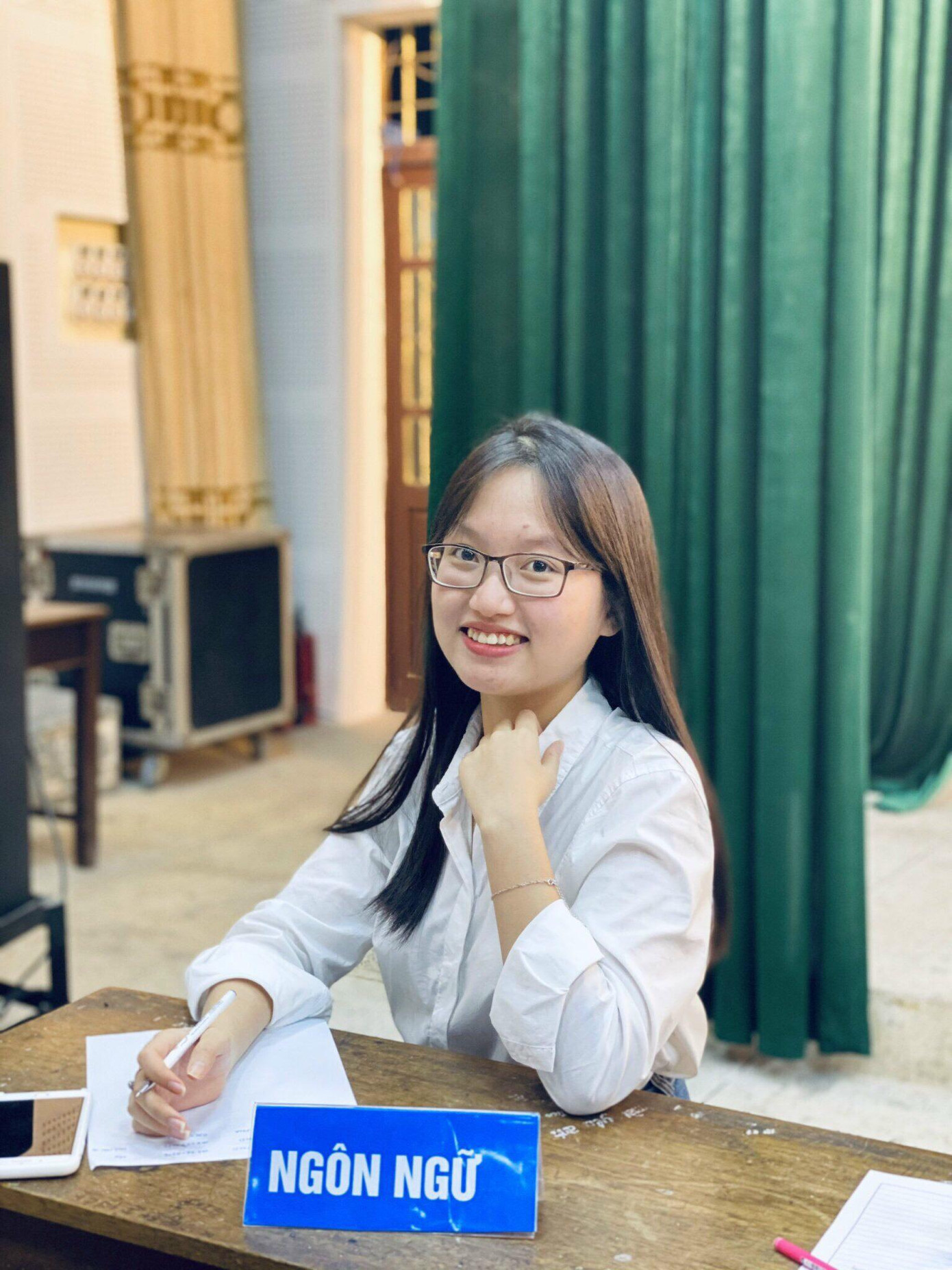 Bích Ngọc cho biết, đây là cơ hội giúp cô bạn học tập và nâng cao nghiệp vụ. Bích Ngọc cho biết, đây là cơ hội giúp cô bạn học tập và nâng cao nghiệp vụ.