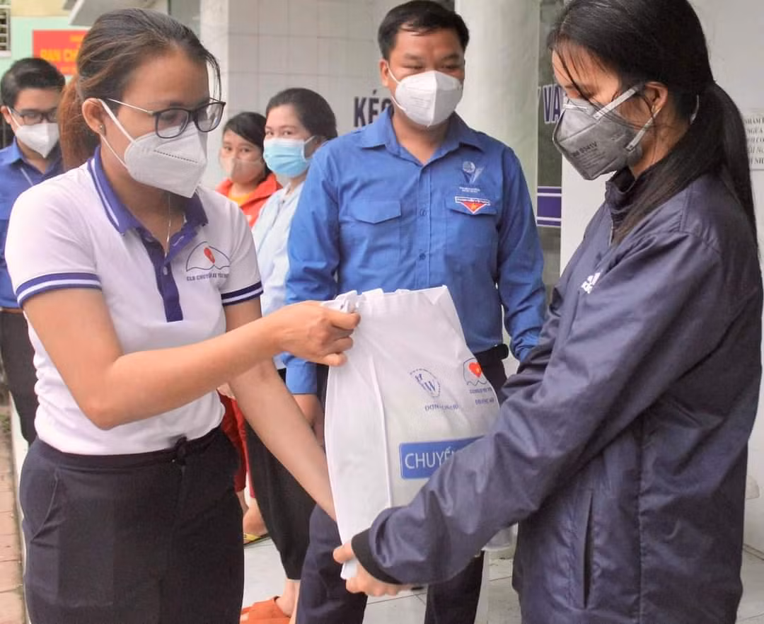 Chương trình “Sản sẻ yêu thương chung tay vượt qua đại dịch” tiếp sức tỉnh Bình Dương ảnh 3