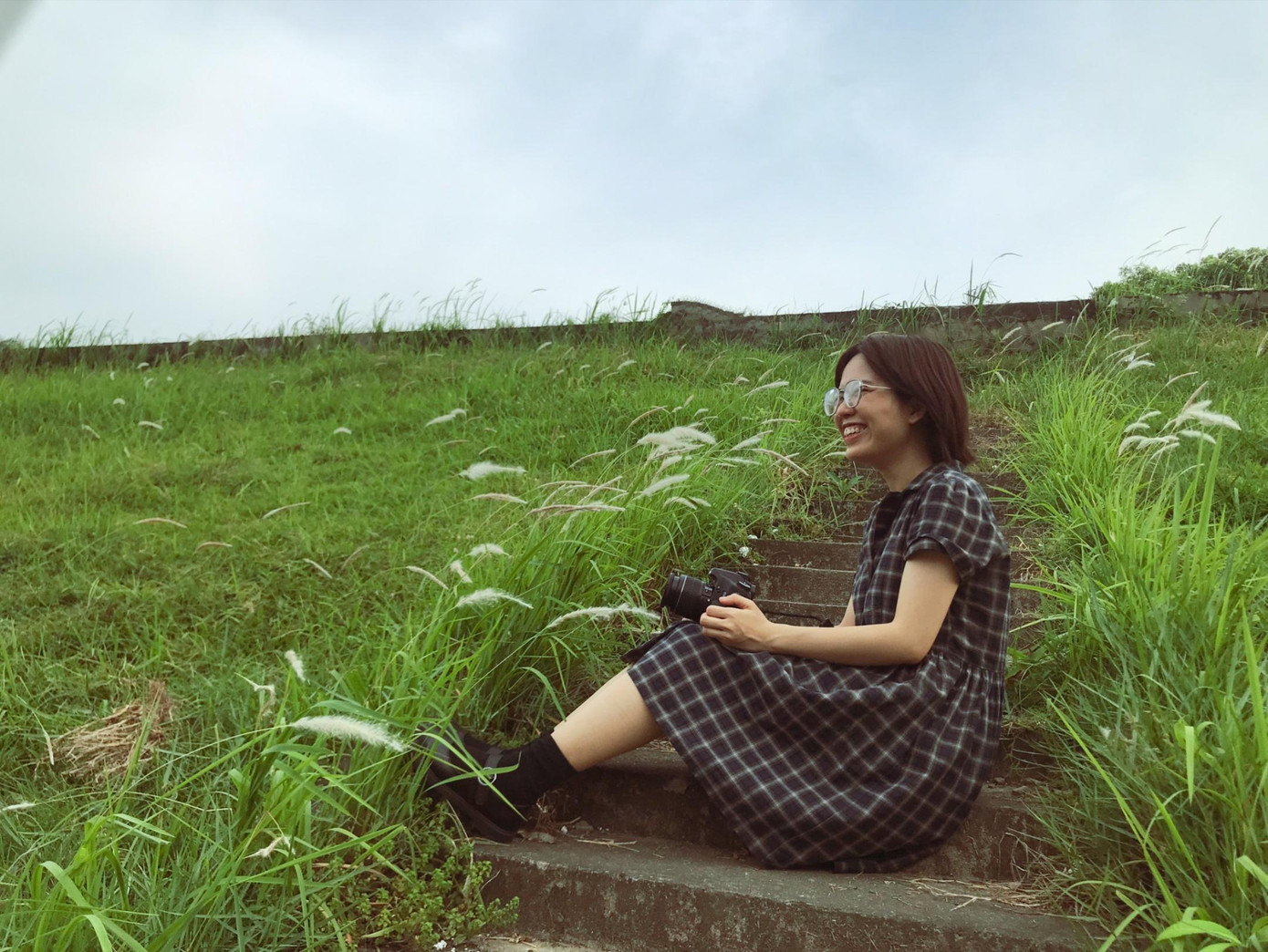 Phương vui vẻ với bộ ảnh ngoài trời của mình.