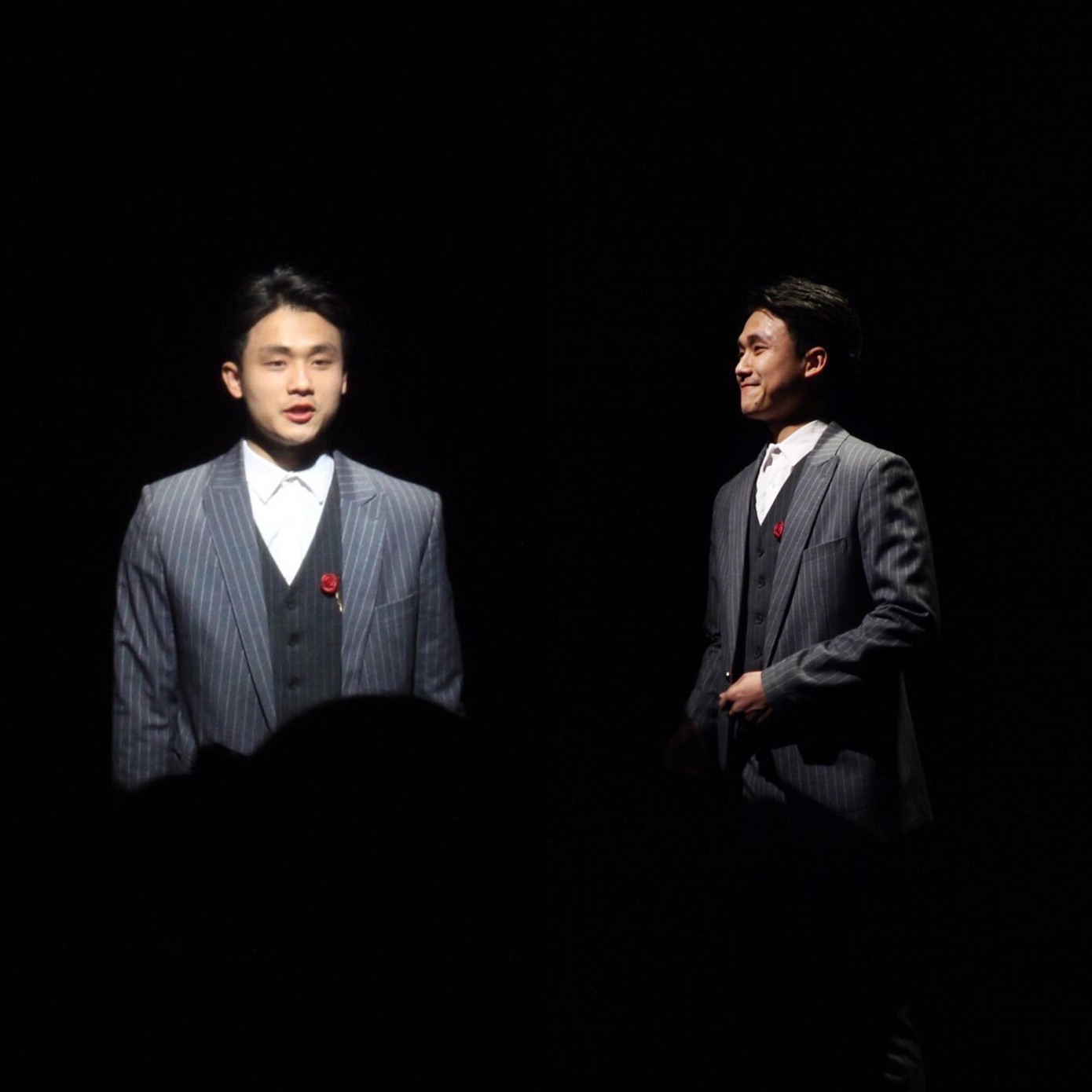 Trọng Hiếu cháy hết mình trong vai diễn trên sân khấu. Trọng Hiếu cháy hết mình trong vai diễn trên sân khấu.