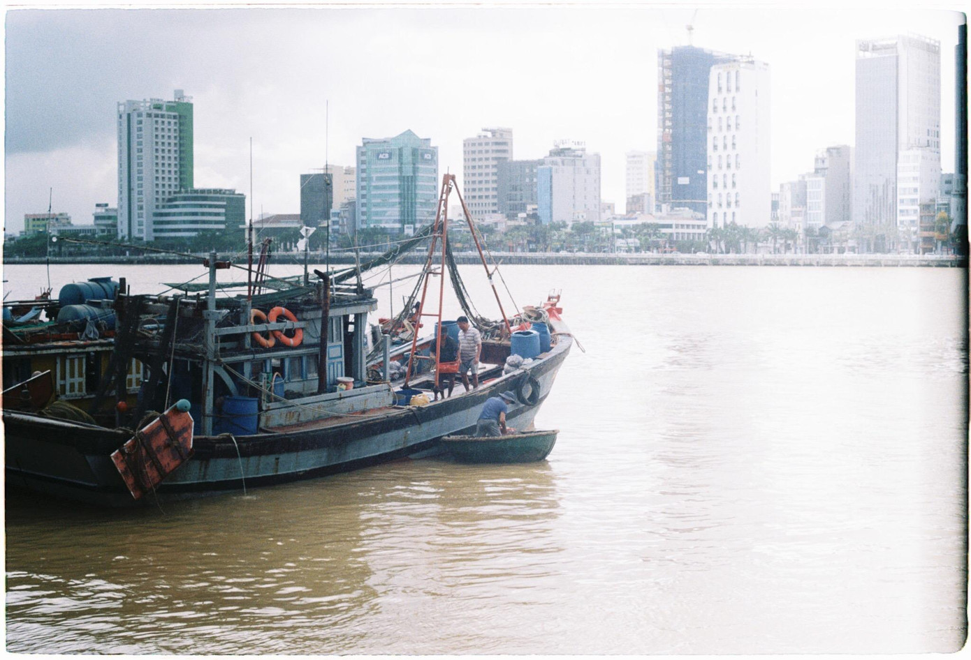 Khung cảnh yên bình, chân thực qua góc máy film của Đại Hữu.