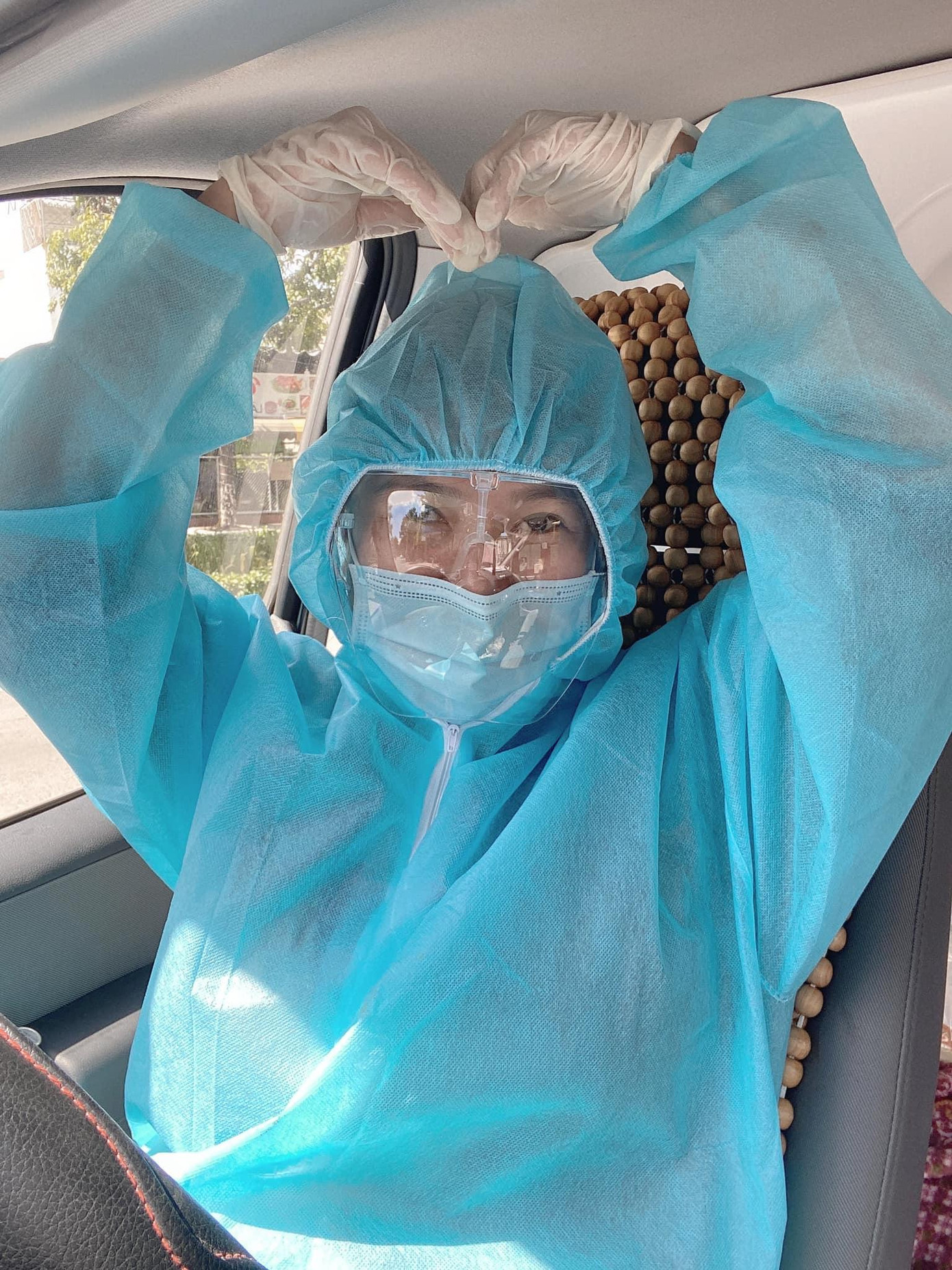 Chị luôn giữ tinh thần lạc quan để truyền năng lượng tích cực đến mọi người.