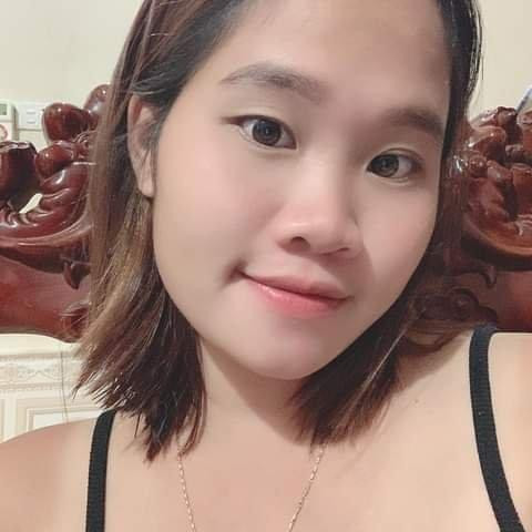 Đặng Thị Tấm chuyên làm tiêu bản côn trùng.