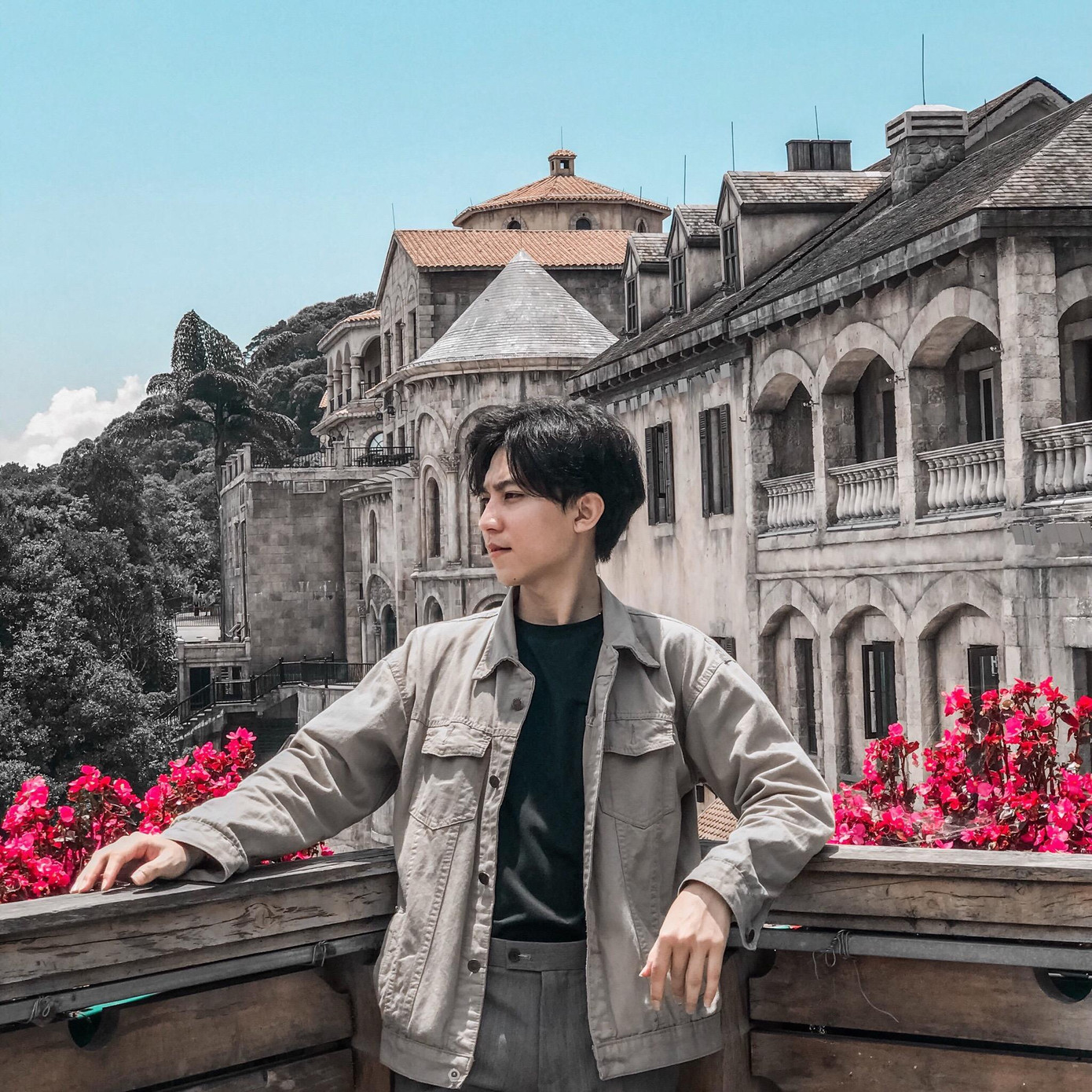 9X điển trai gốc Hà Tĩnh: Vừa làm MC, mẫu ảnh và diễn viên tự do ảnh 1