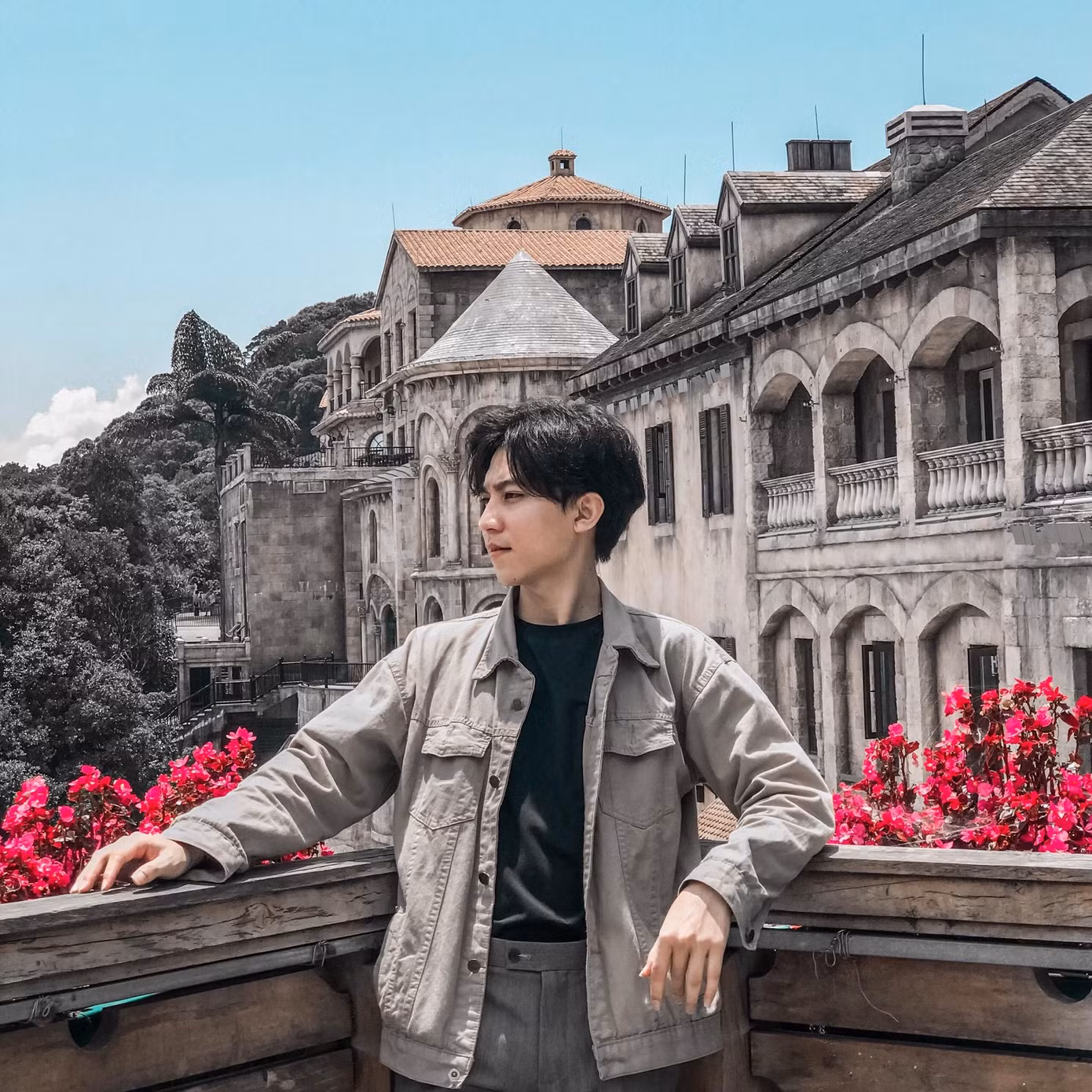 9X điển trai gốc Hà Tĩnh: Vừa làm MC, mẫu ảnh và diễn viên tự do ảnh 1