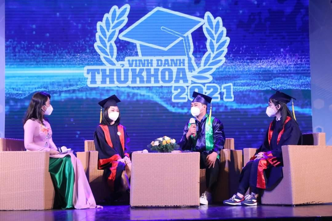 Chương trình giao lưu với các thủ khoa tiêu biểu TP. HCM năm 2021.