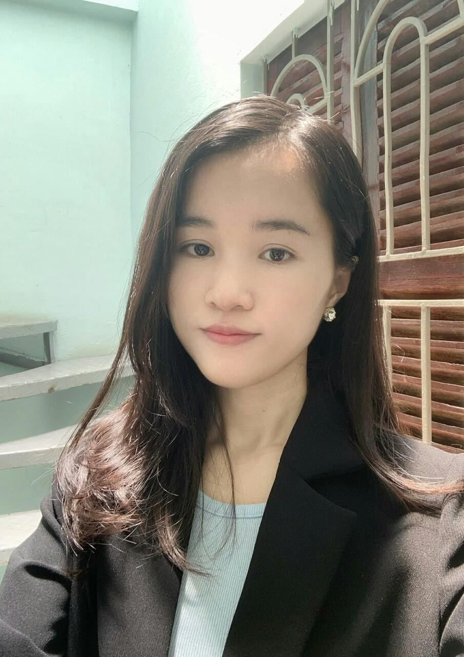 Cẩm Giang thường dùng những hình ảnh hoài cổ, gợi nhớ về quá khứ trong những tác phẩm mà mình vẽ.