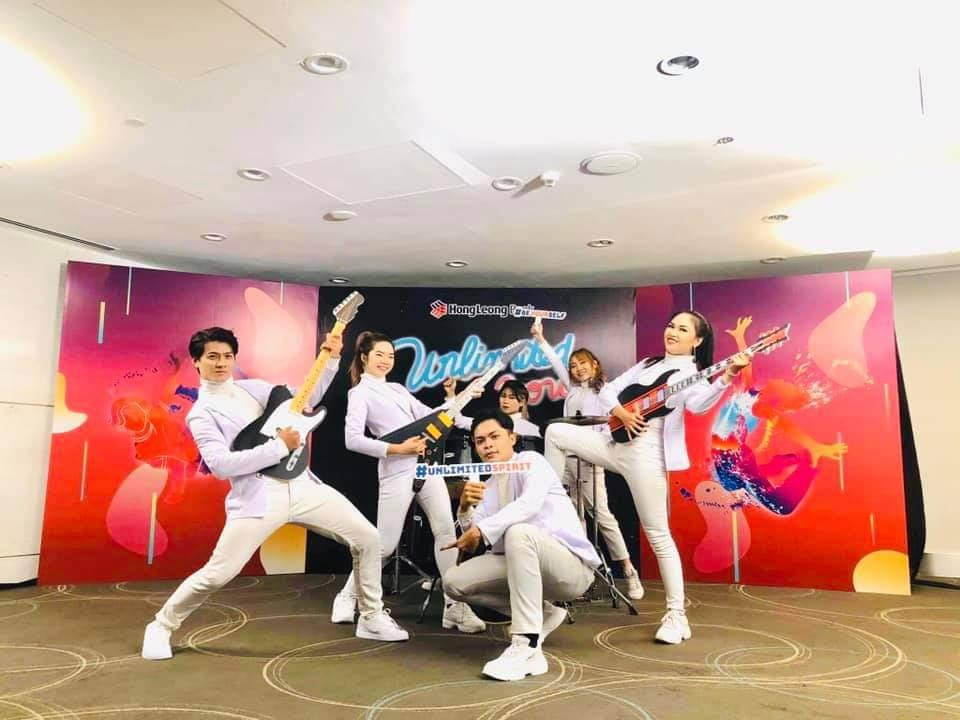 Nhảy múa giúp anh có thêm nhiều bạn bè trong cuộc sống.