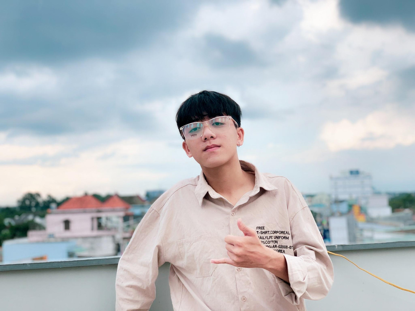 Đan Huy có vẻ ngoài điển trai và dễ mến. Đan Huy có vẻ ngoài điển trai và dễ mến.