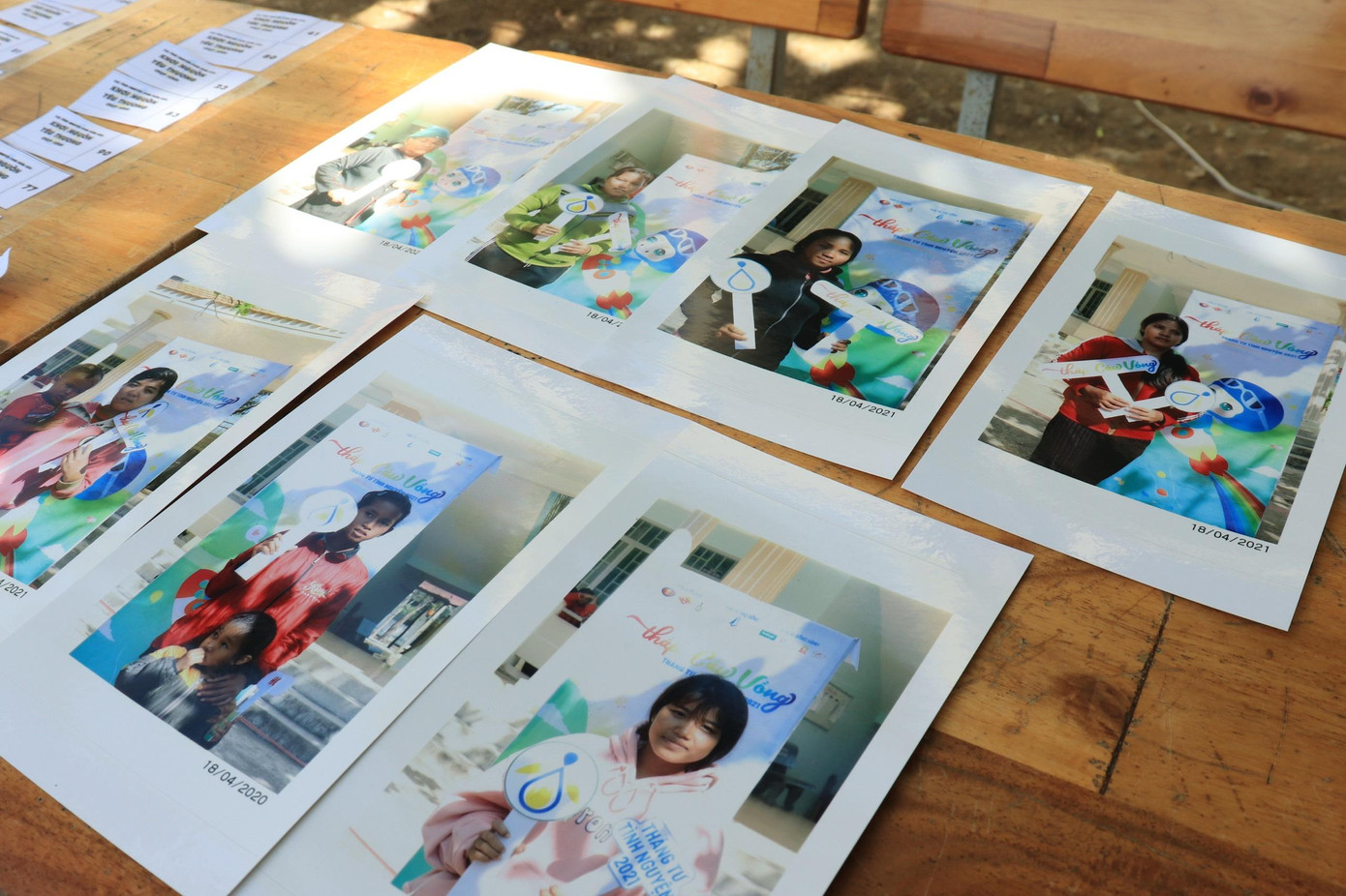 Khu vực chụp ảnh miễn phí không những ghi dấu với các em học sinh mà còn cả những bậc phụ huynh tham gia hoạt động. Khu vực chụp ảnh miễn phí không những ghi dấu với các em học sinh mà còn cả những bậc phụ huynh tham gia hoạt động.