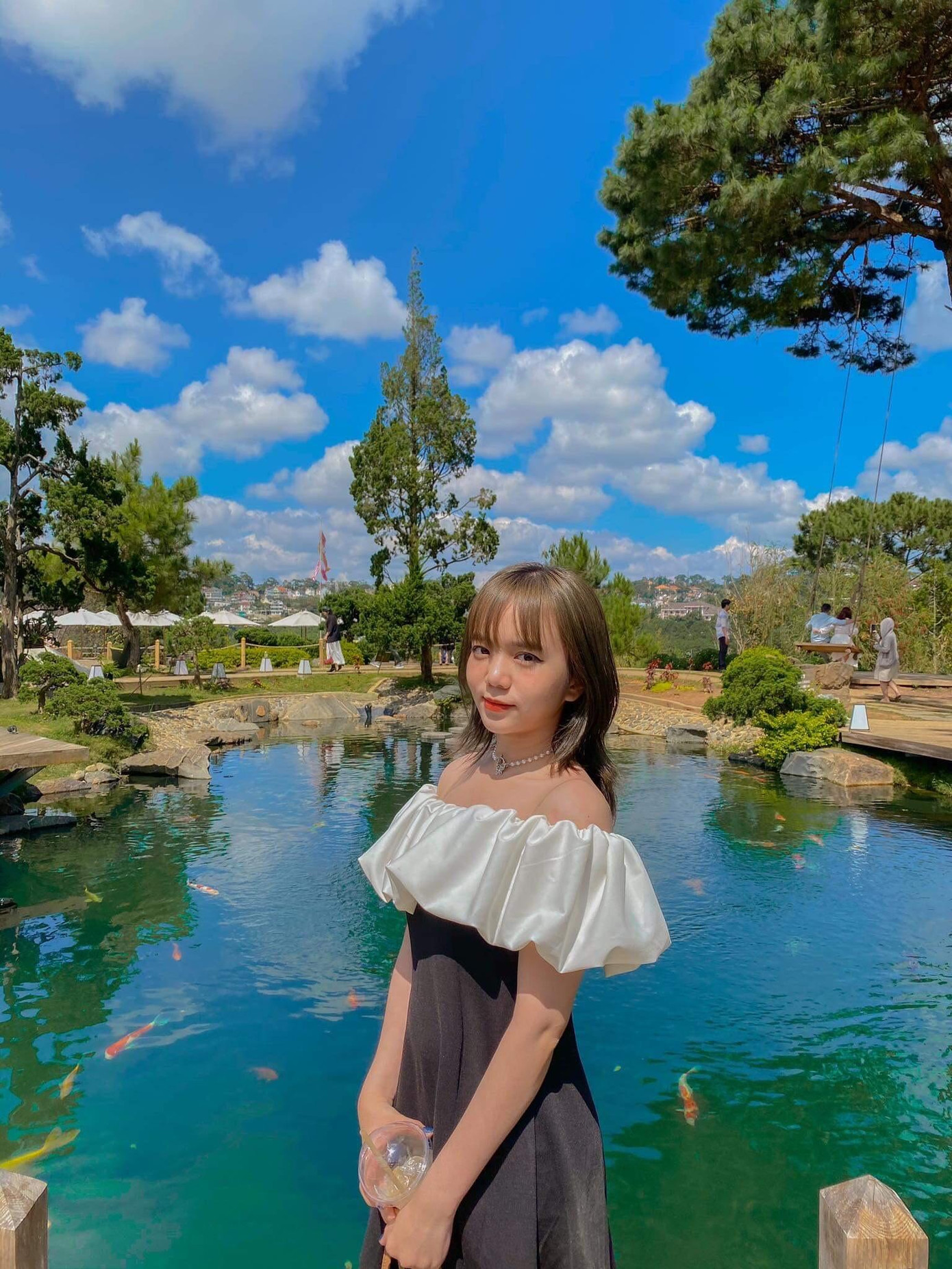 Xuân Nguyên được nhiều người yêu thích bởi vẻ ngoài xinh xắn.