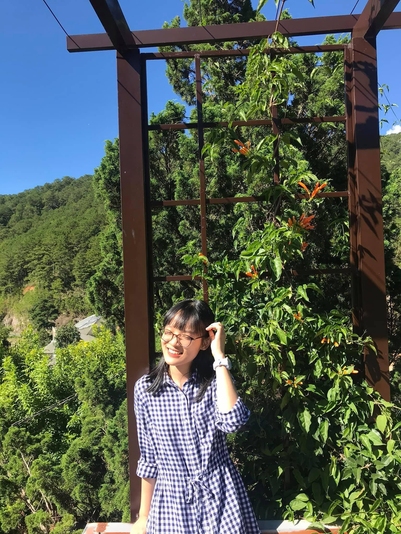 Thiên Nghi đang dự kiến theo học ngành Thiết kế hoặc Quản trị Doanh nghiệp.