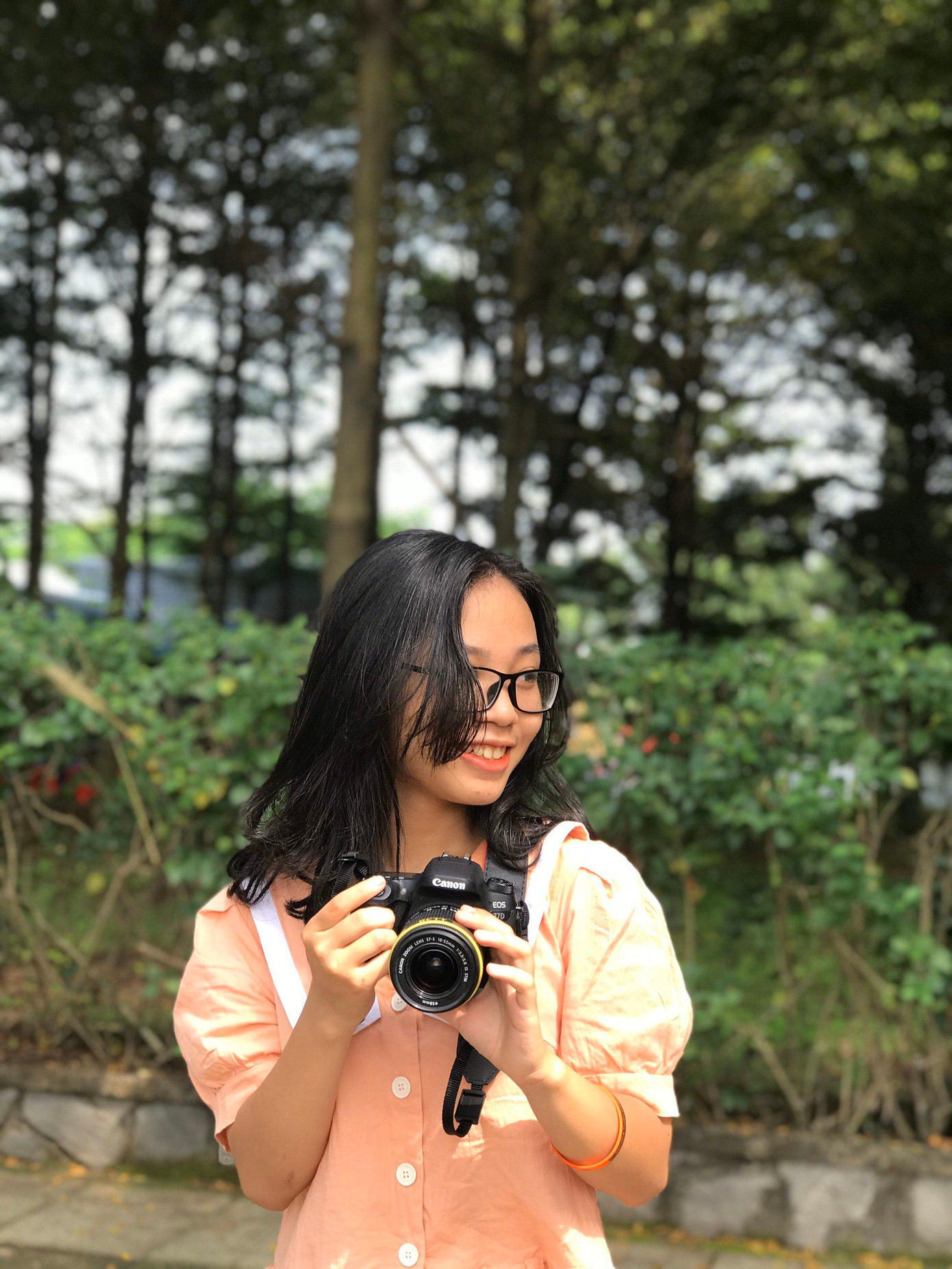 Hoàng Thu Thảo trở nên độc lập, tự tin nhờ đi làm thêm. (Ảnh: NVCC) Hoàng Thu Thảo trở nên độc lập, tự tin nhờ đi làm thêm. (Ảnh: NVCC)