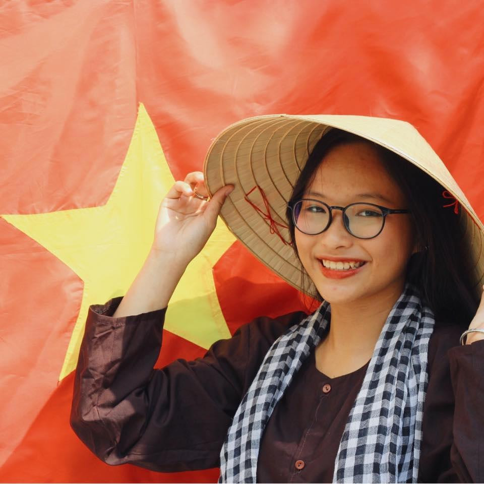 Trong thời gian đợi nhập học Minh muốn góp sức vào công tác chống dịch của thành phố.