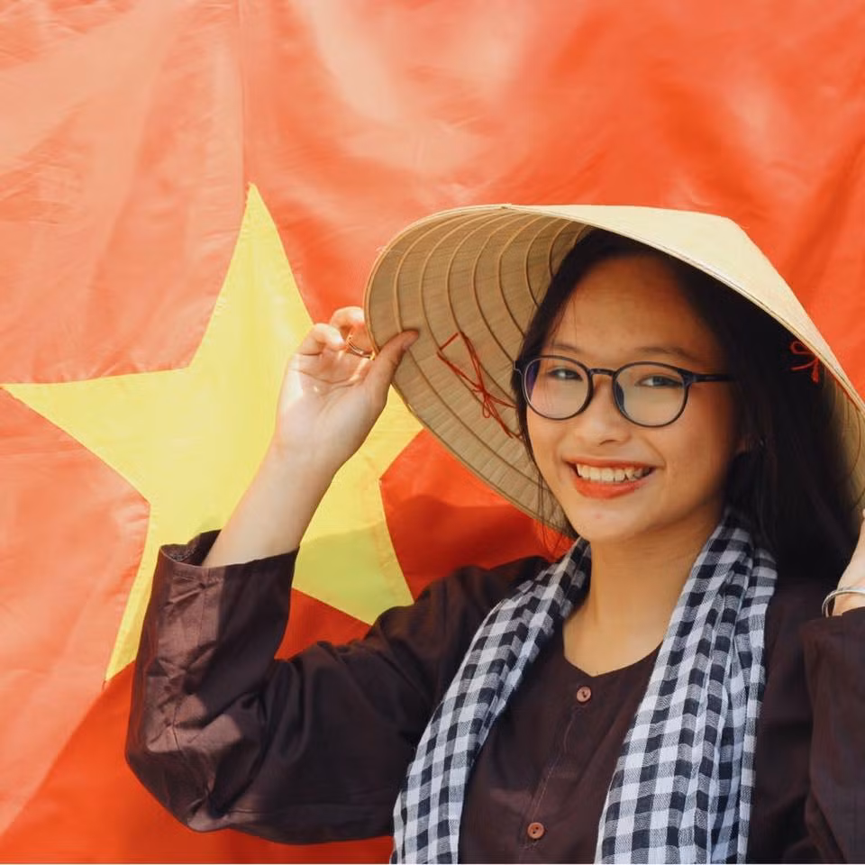 Trong thời gian đợi nhập học Minh muốn góp sức vào công tác chống dịch của thành phố.