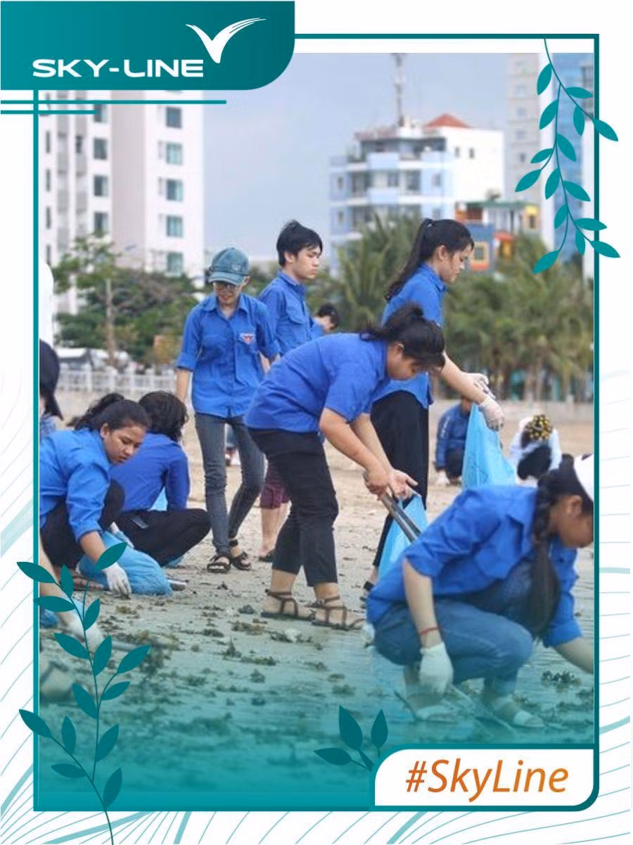 Các bạn sinh viên cùng hưởng ứng chiến dịch hành động vì môi trường.