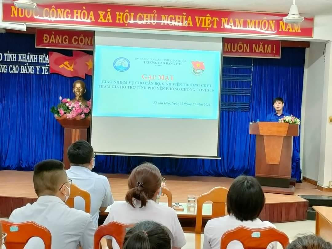 Tỉnh đoàn Khánh Hòa đã tổ chức buổi gặp mặt động viên sinh viên lên đường hỗ trợ tỉnh Phú Yên chống dịch COVID-19.