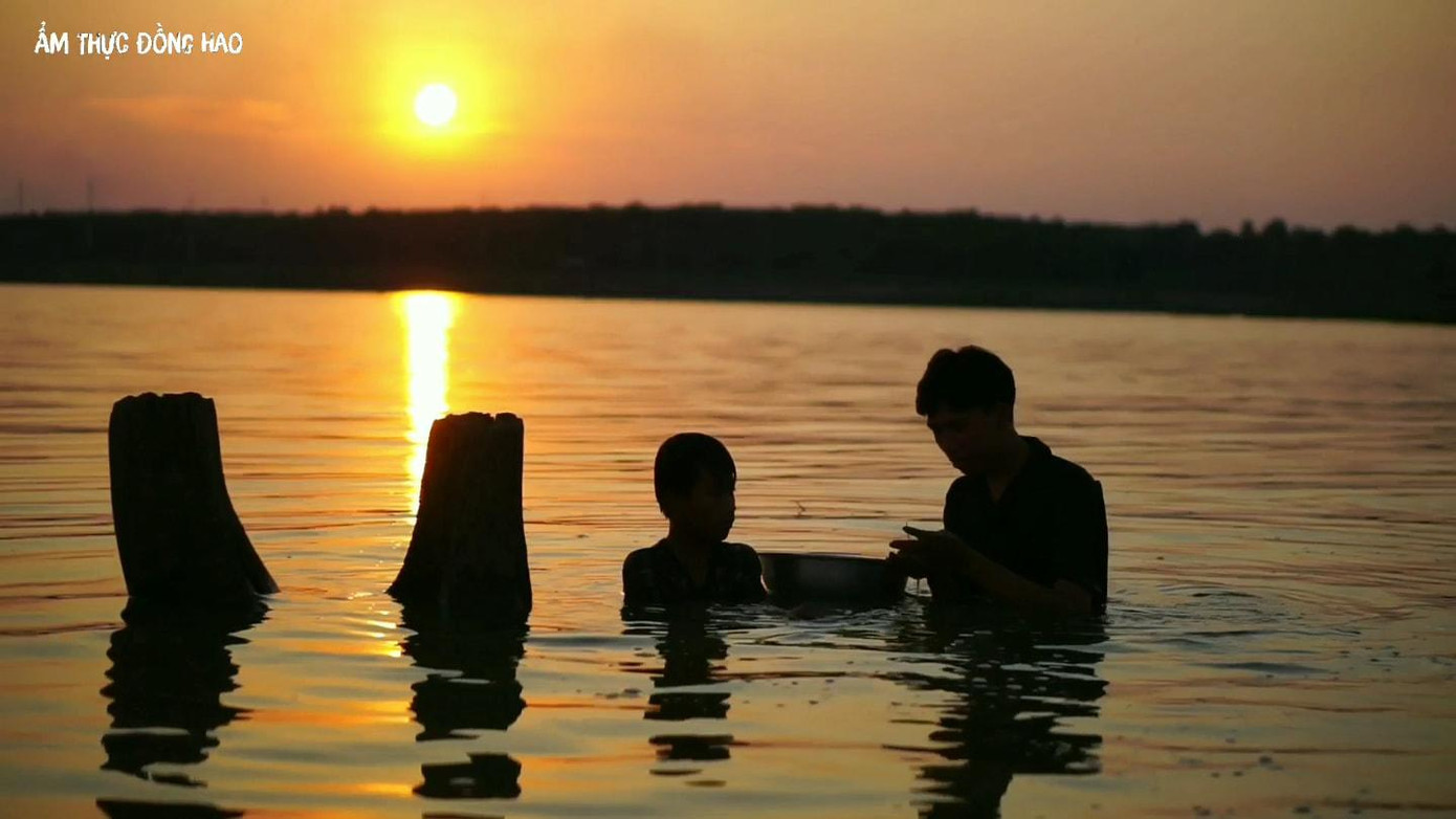 Con sông Sài Gòn qua ống kính của Đồng Hao đem lại cho người xem cảm giác bình yên.