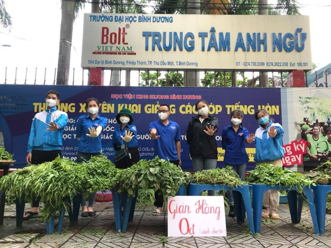 "Gian hàng 0 đồng" nhằm hỗ trợ sinh viên và người dân khó khăn tỉnh Bình Dương.