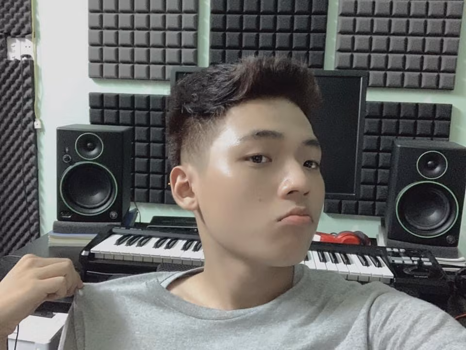 Trong tương lai, Công sẽ cho ra mắt nhiều sản phẩm âm nhạc mới. Trong tương lai, Công sẽ cho ra mắt nhiều sản phẩm âm nhạc mới.