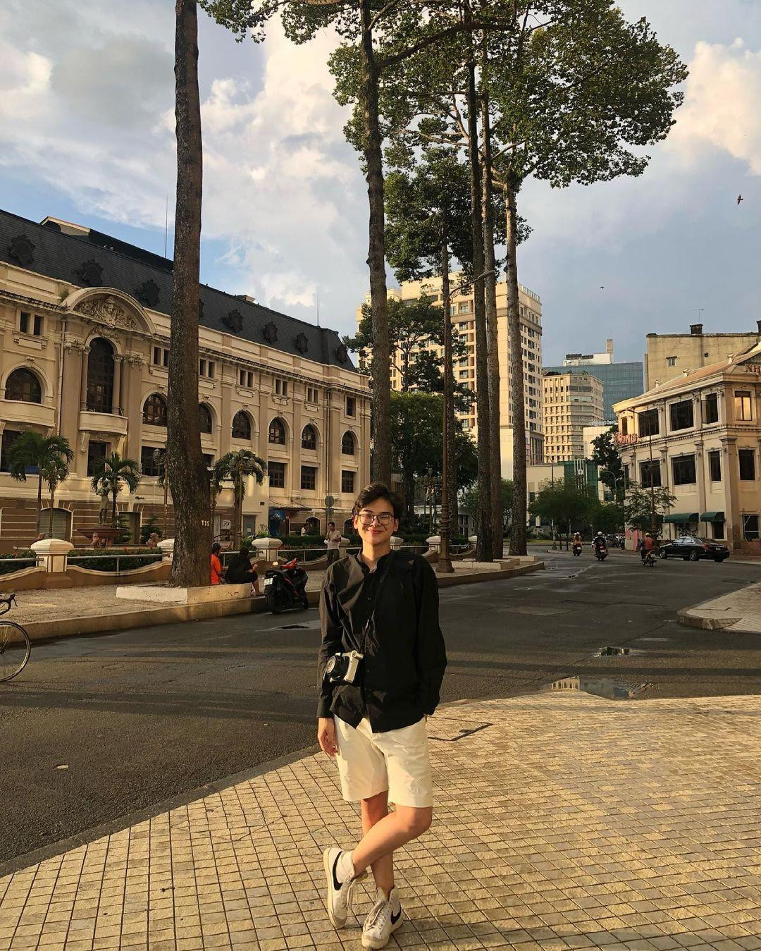 Trung đã có ý định về nước học từ lâu nên dịch bệnh không quá ảnh hưởng đến những kế hoạch cậu đề ra trước đó. Trung đã có ý định về nước học từ lâu nên dịch bệnh không quá ảnh hưởng đến những kế hoạch cậu đề ra trước đó.