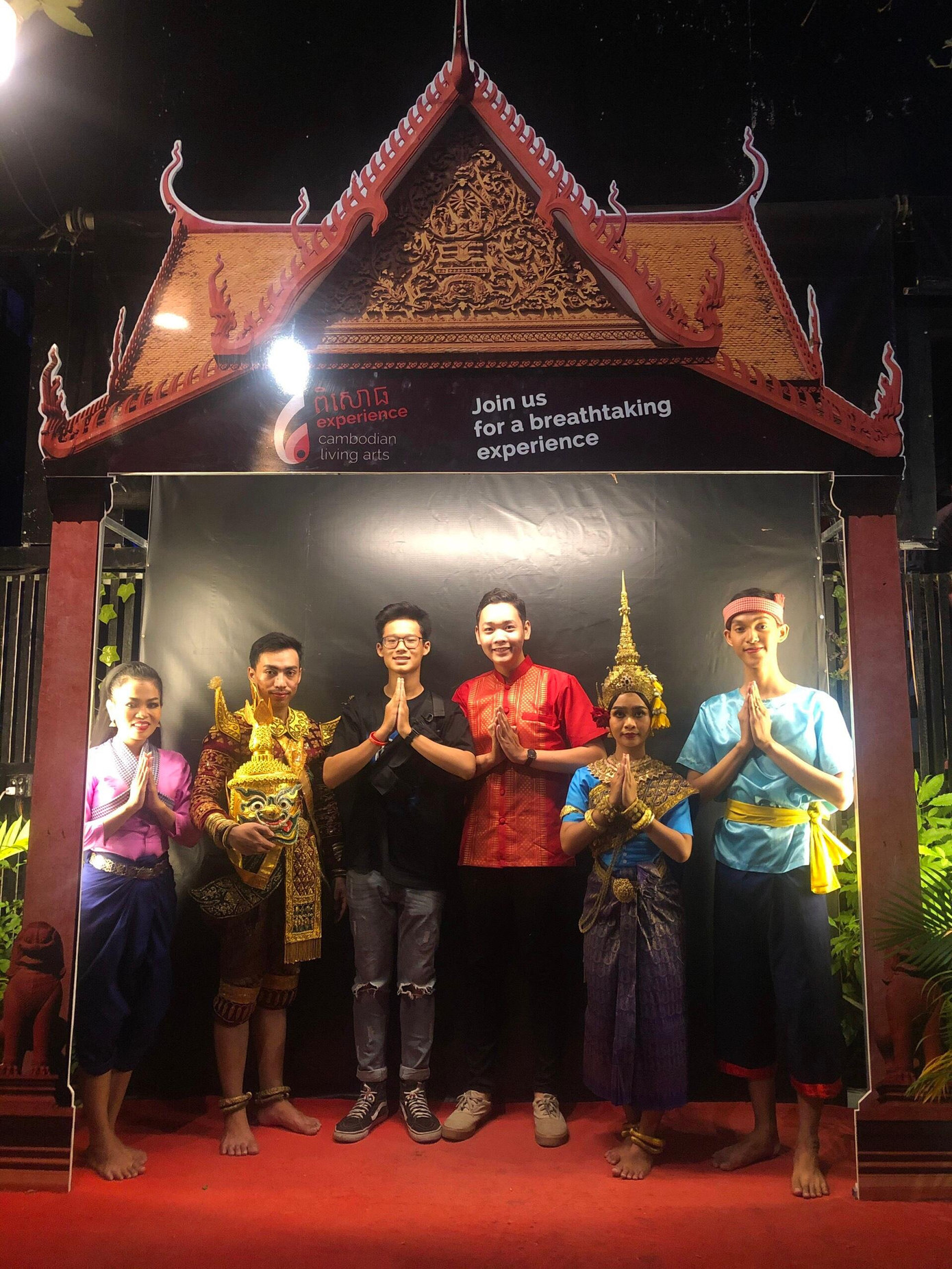 Những người bạn chung dự án luôn hỗ trợ nên Bình đã thích nghi nhanh. Những người bạn chung dự án luôn hỗ trợ nên Bình đã thích nghi nhanh.