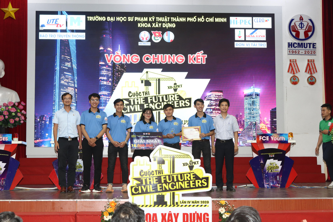 Anh Nhật tham dự nhiều cuộc thi về học thuật và giành được không ít những giải thưởng.