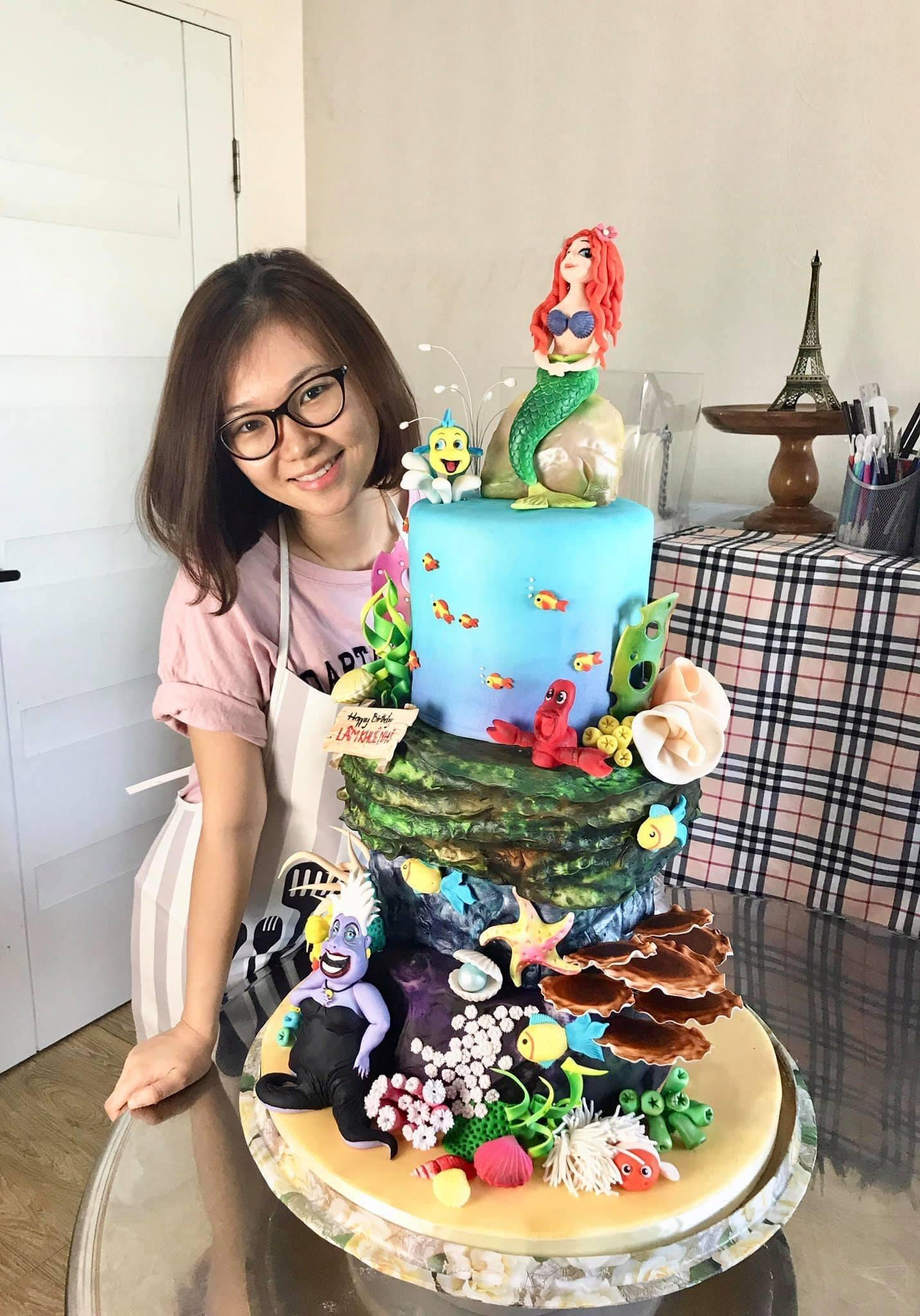 Mỗi tác phẩm đều được Thảo làm ra rất cầu kỳ và có tính nghệ thuật cao. Mỗi tác phẩm đều được Thảo làm ra rất cầu kỳ và có tính nghệ thuật cao.